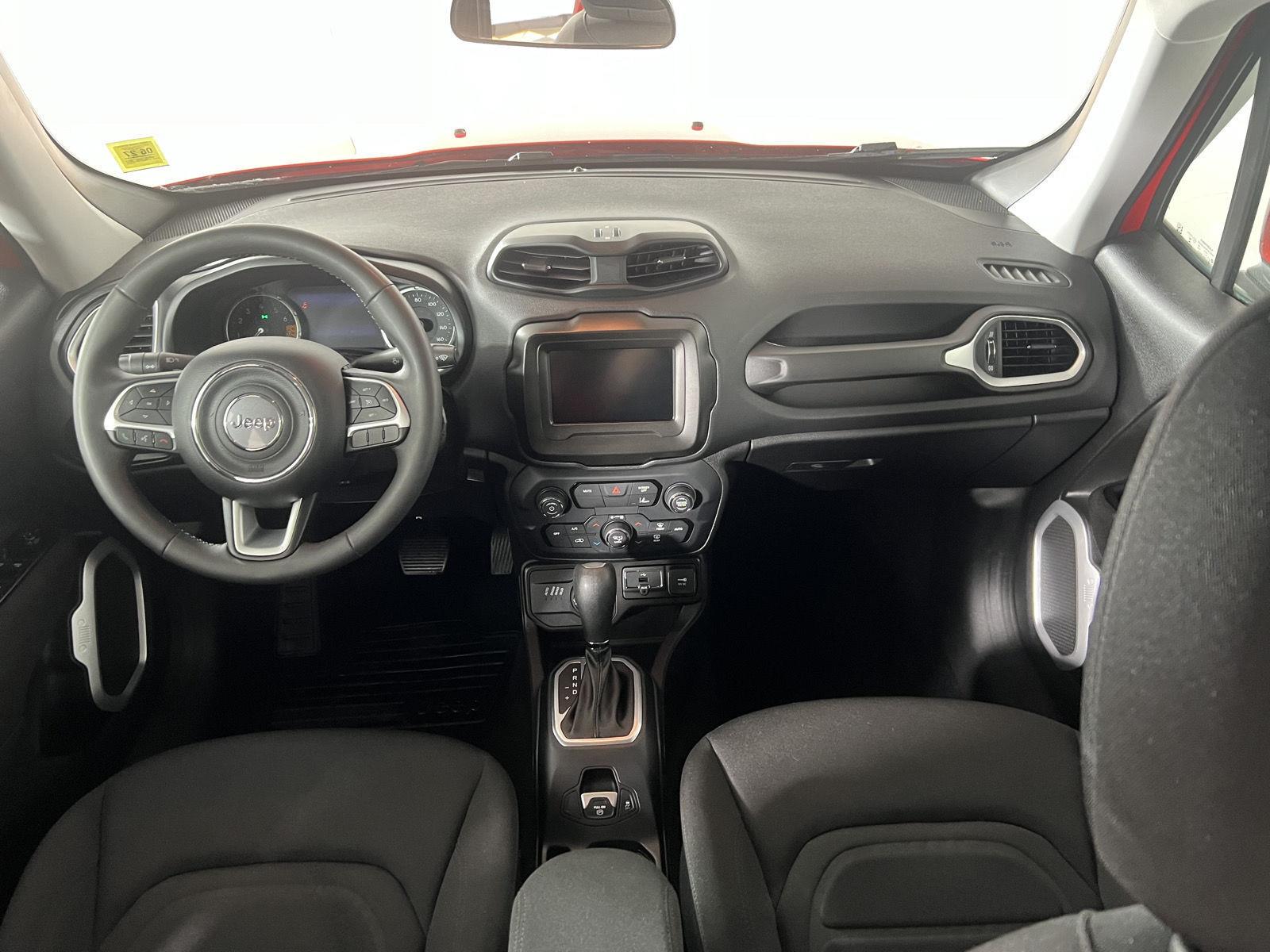 Used 2021 Colorado Red Clearcoat Jeep Latitude image 3
