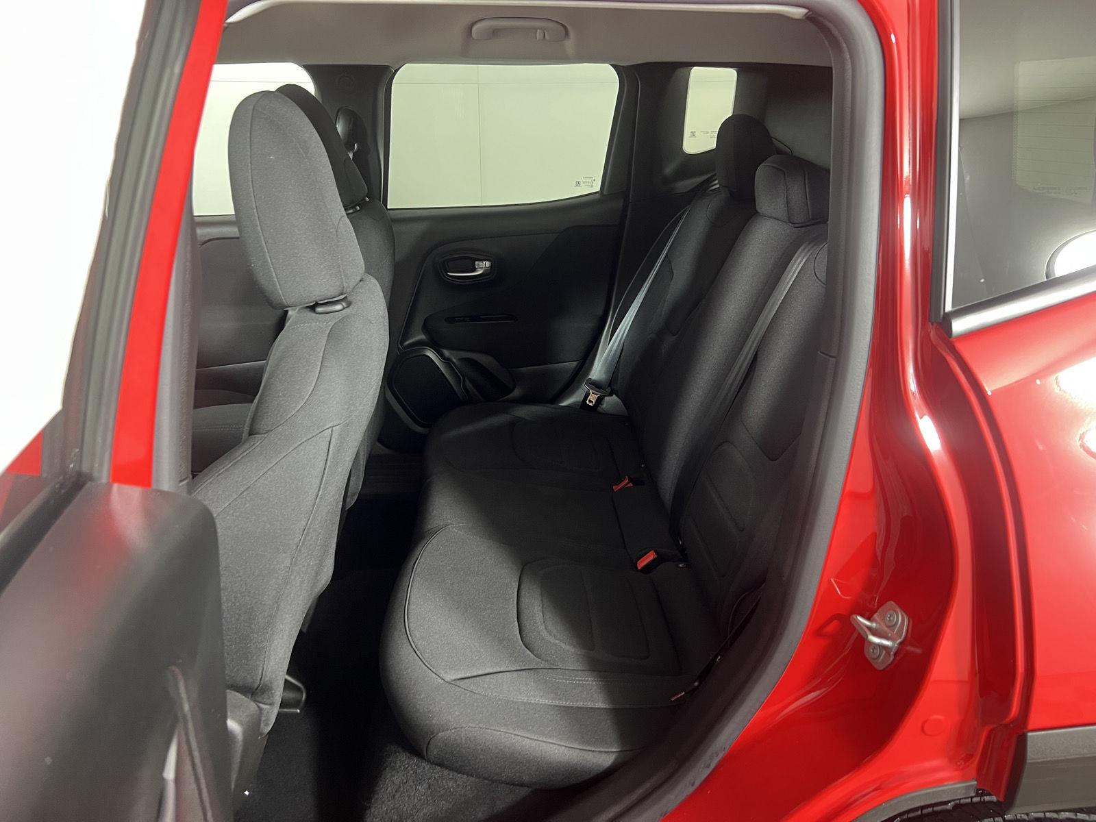 Used 2021 Colorado Red Clearcoat Jeep Latitude image 21