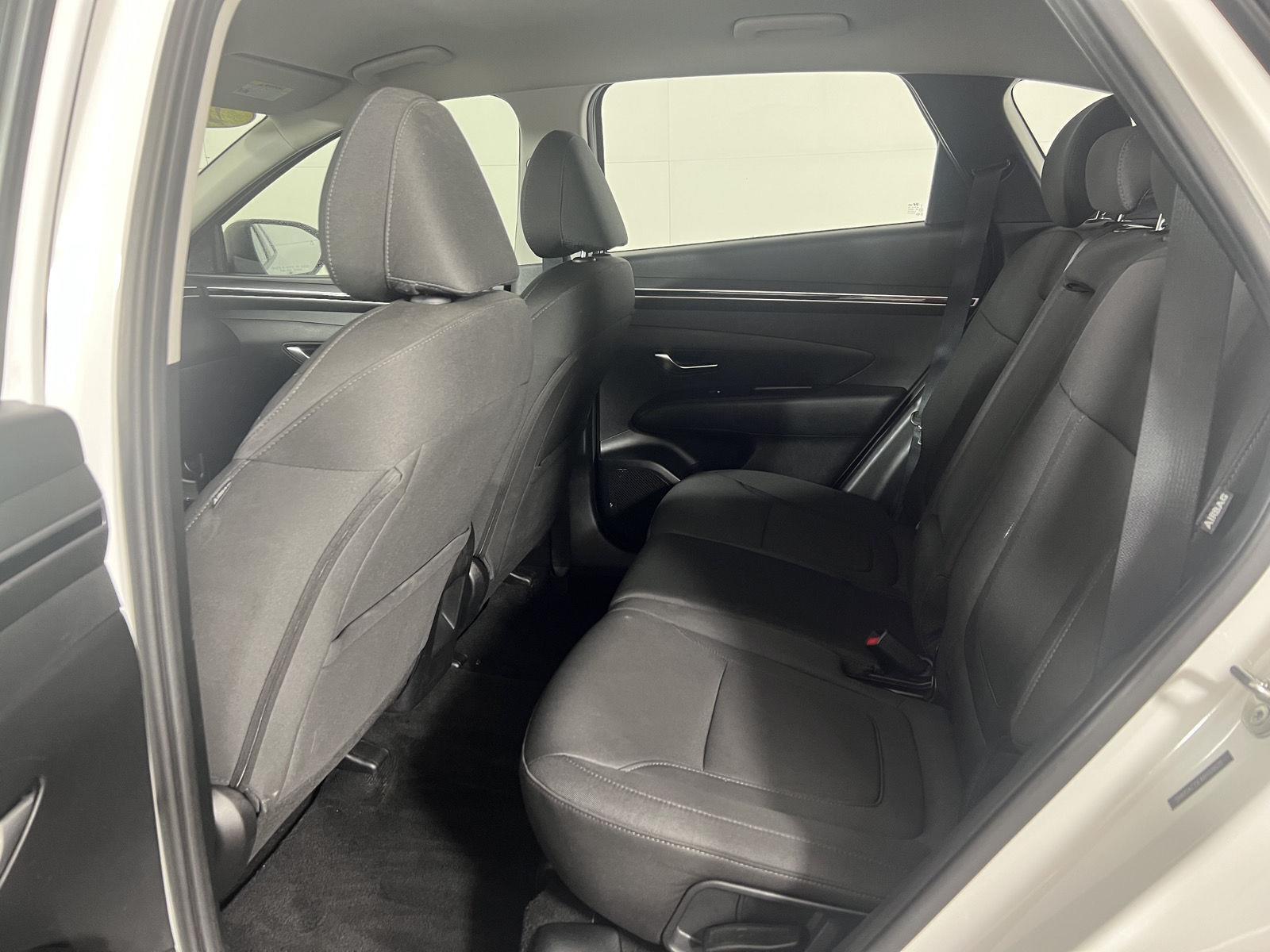 Used 2024 White Pearl Hyundai SE image 4