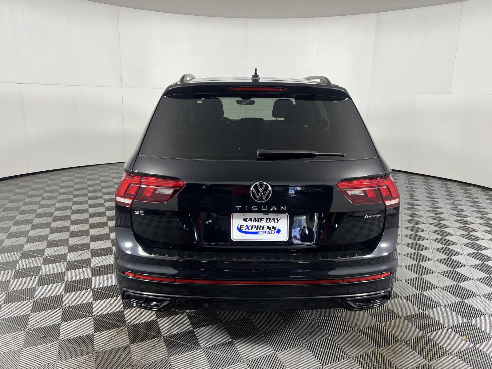 Used 2024 Deep Black Pearl Volkswagen SE R-Line Black image 5
