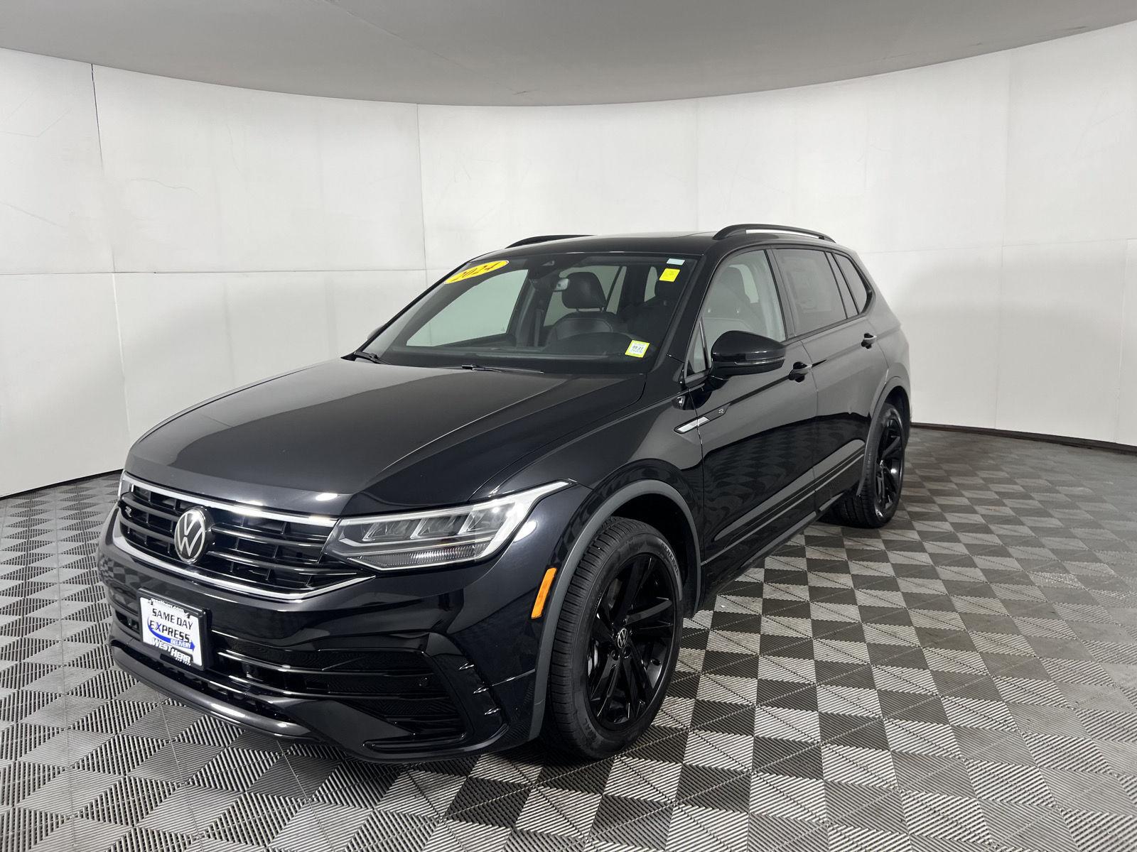Used 2024 Deep Black Pearl Volkswagen SE R-Line Black image 15