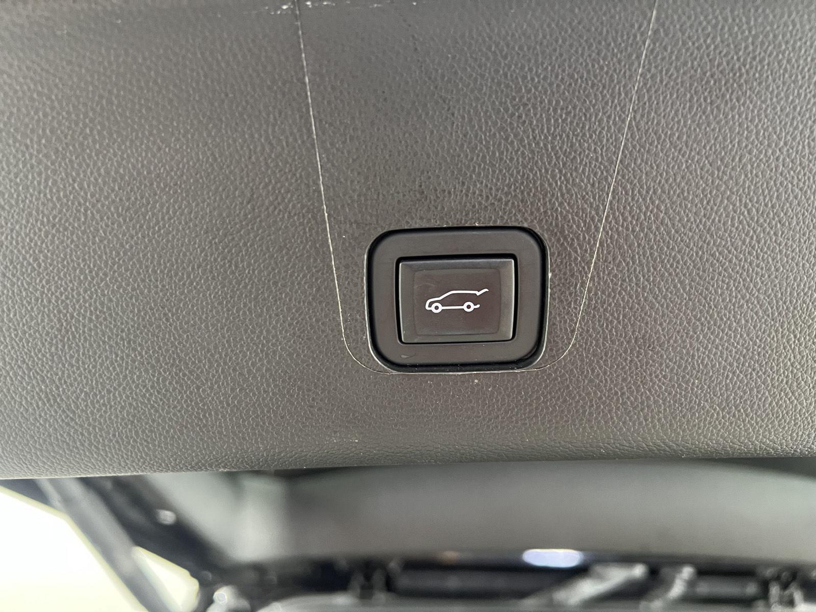 Used 2023 Mosaic Black Metallic Chevrolet Premier image 22
