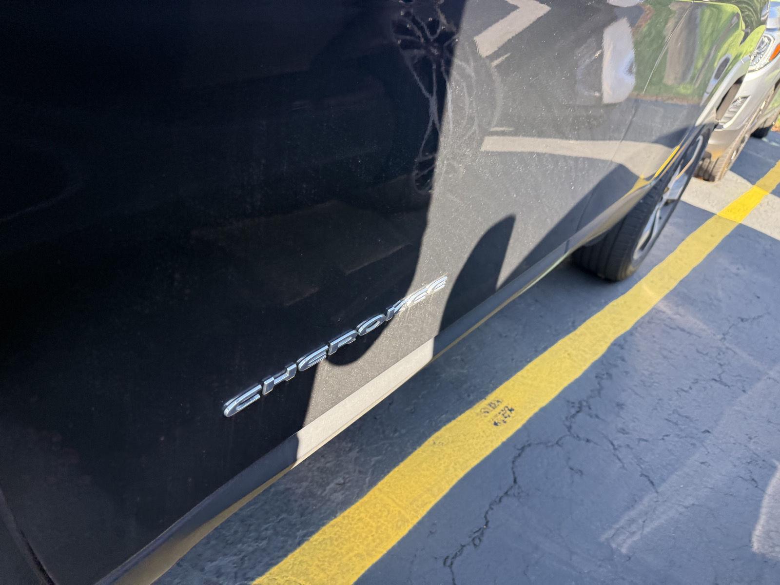 Used 2019 Diamond Black Crystal Pearlcoat Jeep Limited image 5
