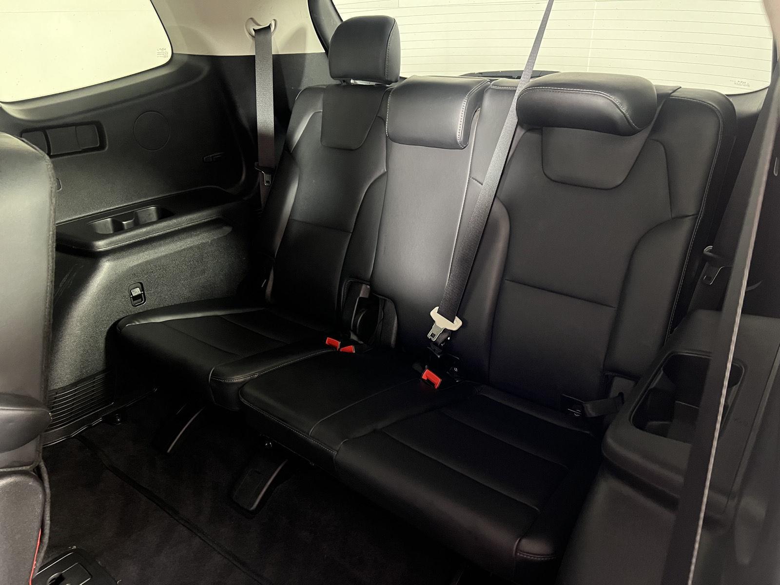 Used 2025 Glacial White Pearl Kia  image 7