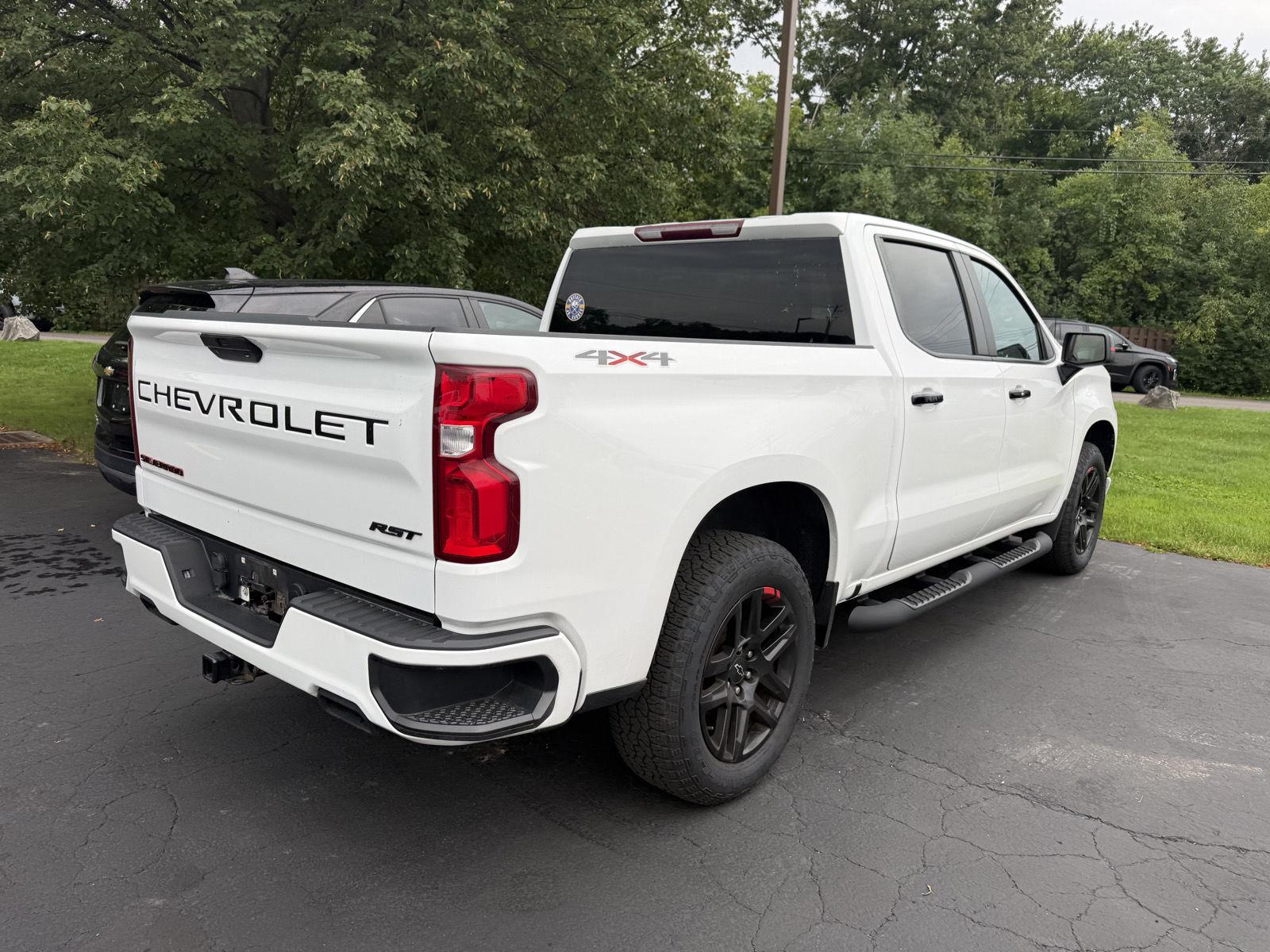 Used 2022 Summit White Chevrolet RST image 5