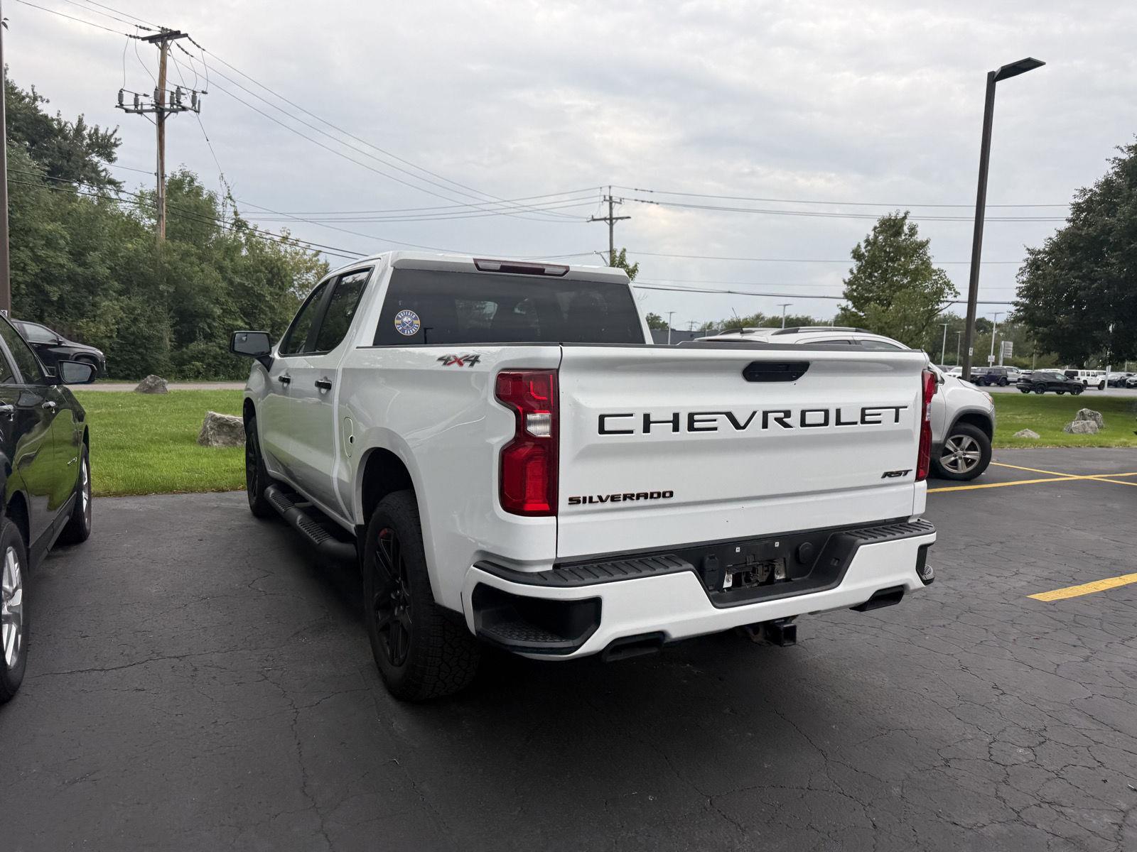Used 2022 Summit White Chevrolet RST image 7
