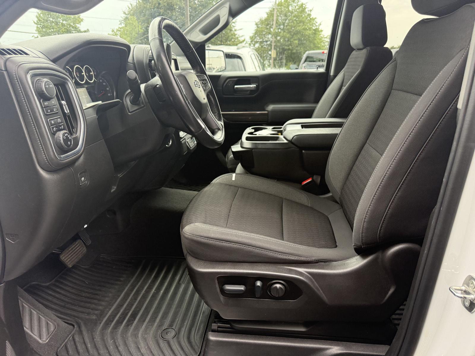Used 2022 Summit White Chevrolet RST image 10