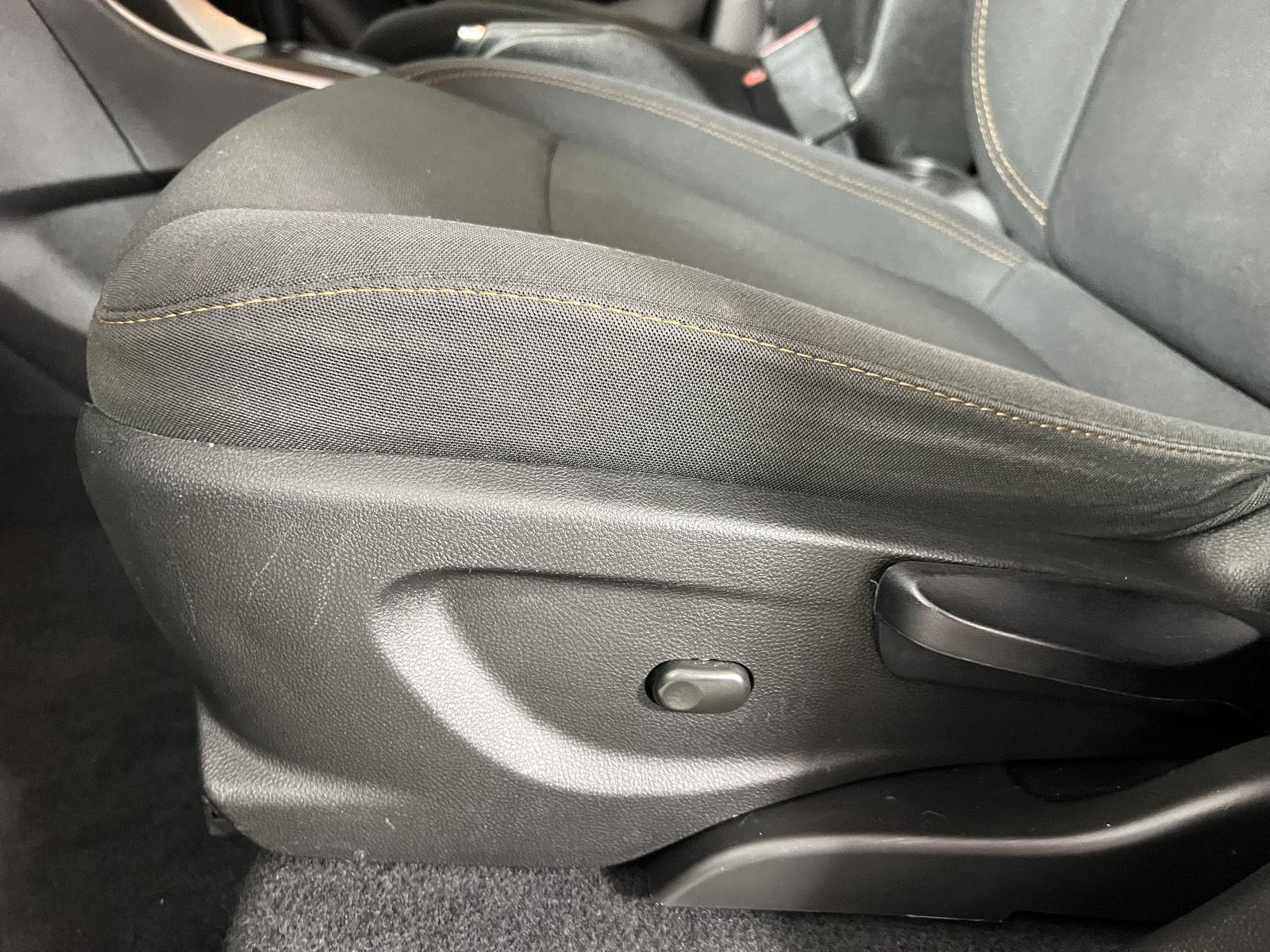 Used 2019 Summit White Chevrolet LS image 30