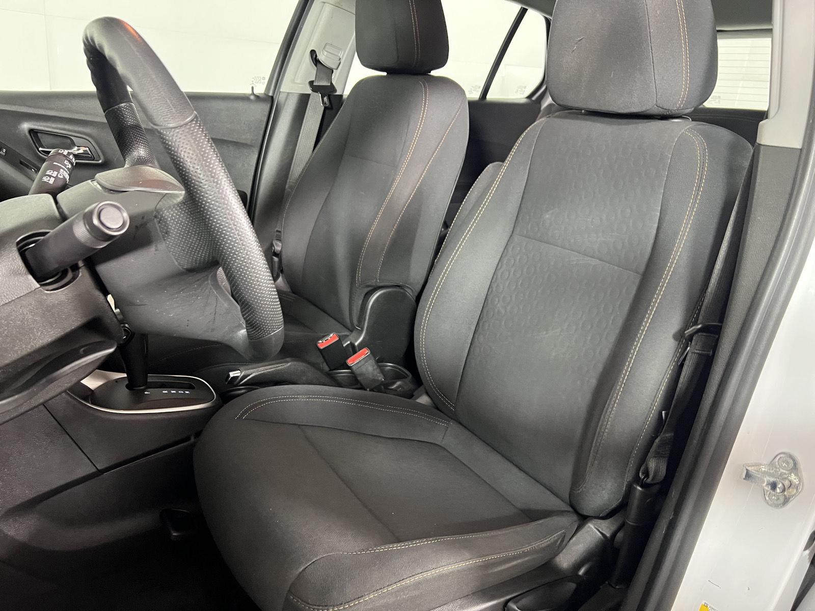 Used 2019 Summit White Chevrolet LS image 31
