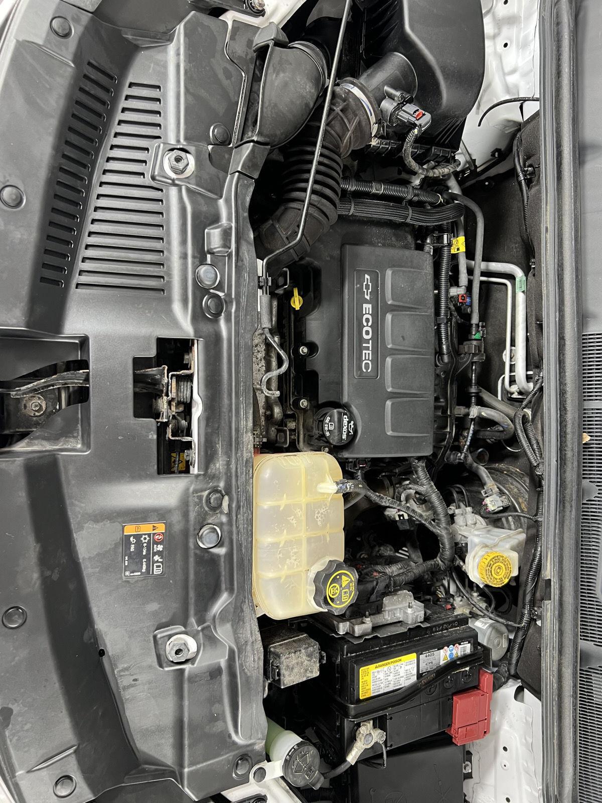 Used 2019 Summit White Chevrolet LS image 35