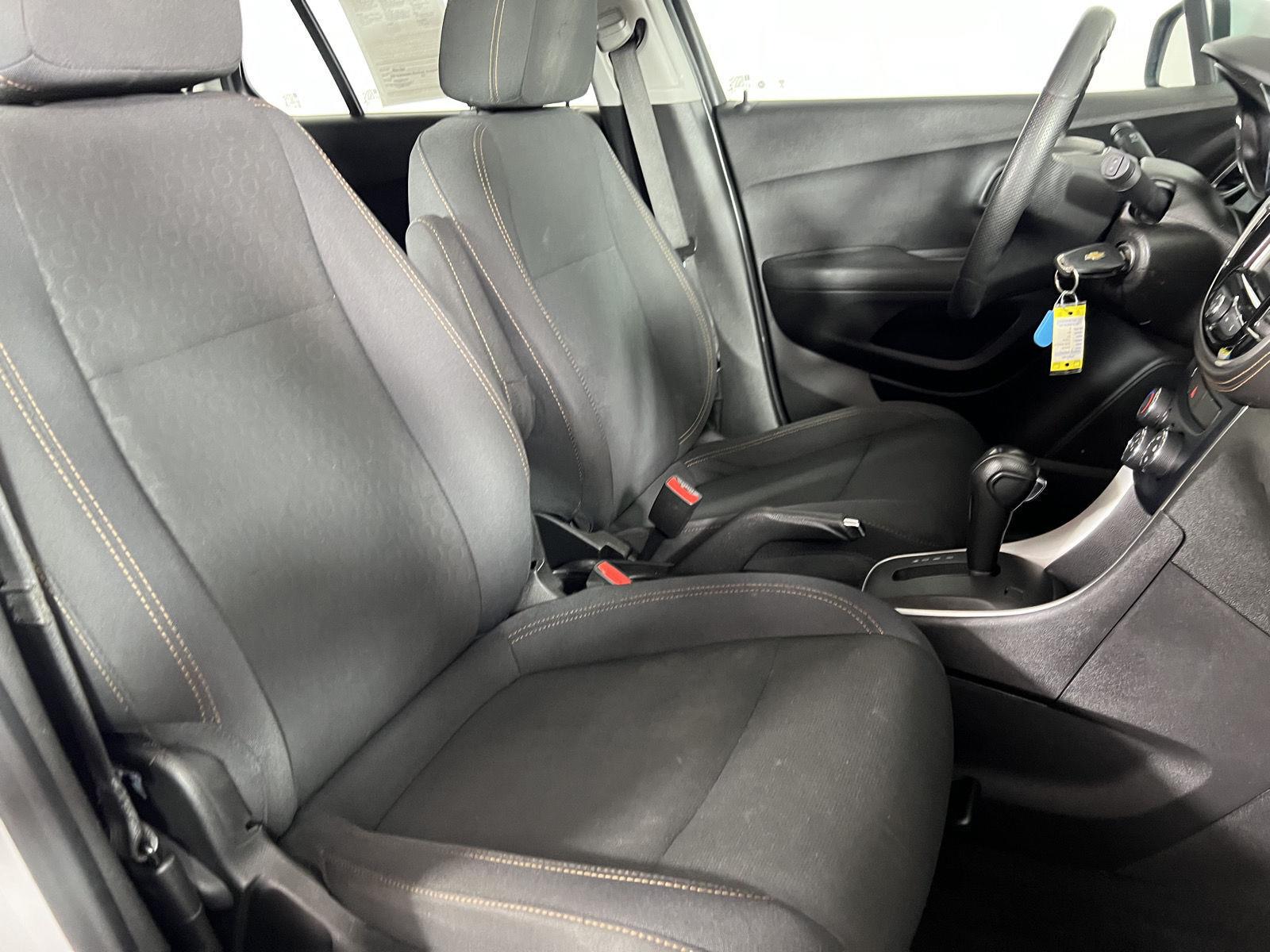 Used 2019 Summit White Chevrolet LS image 38