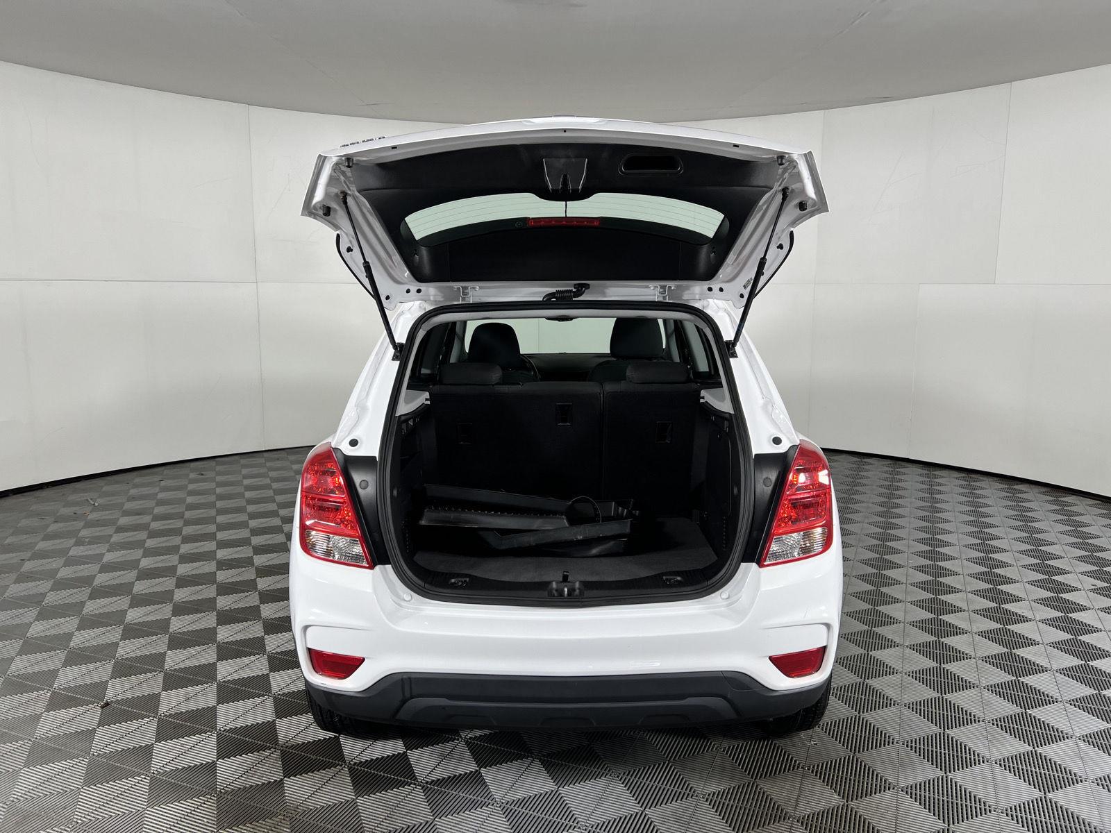 Used 2019 Summit White Chevrolet LS image 25