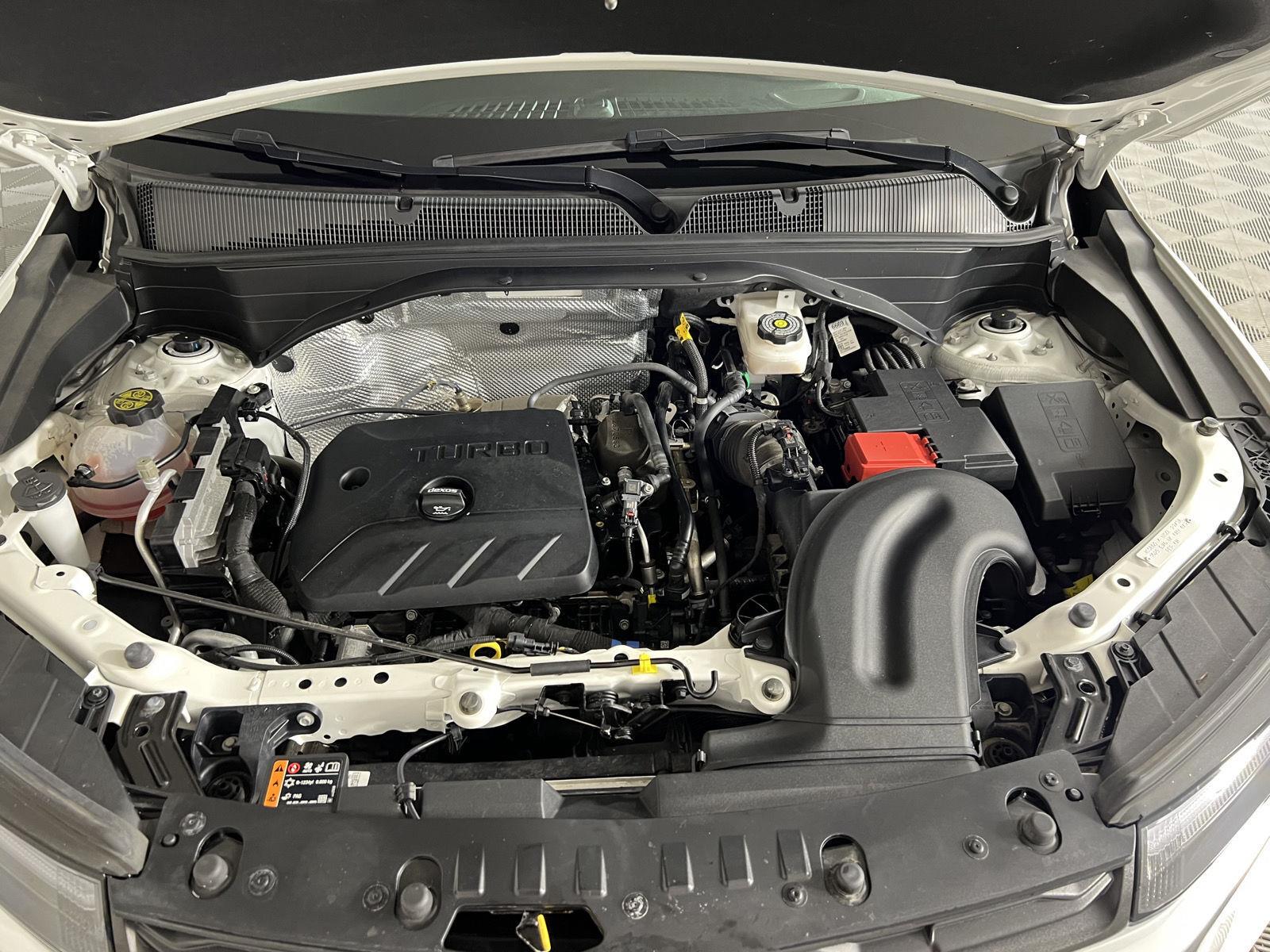 Used 2024 Summit White Chevrolet LT image 14