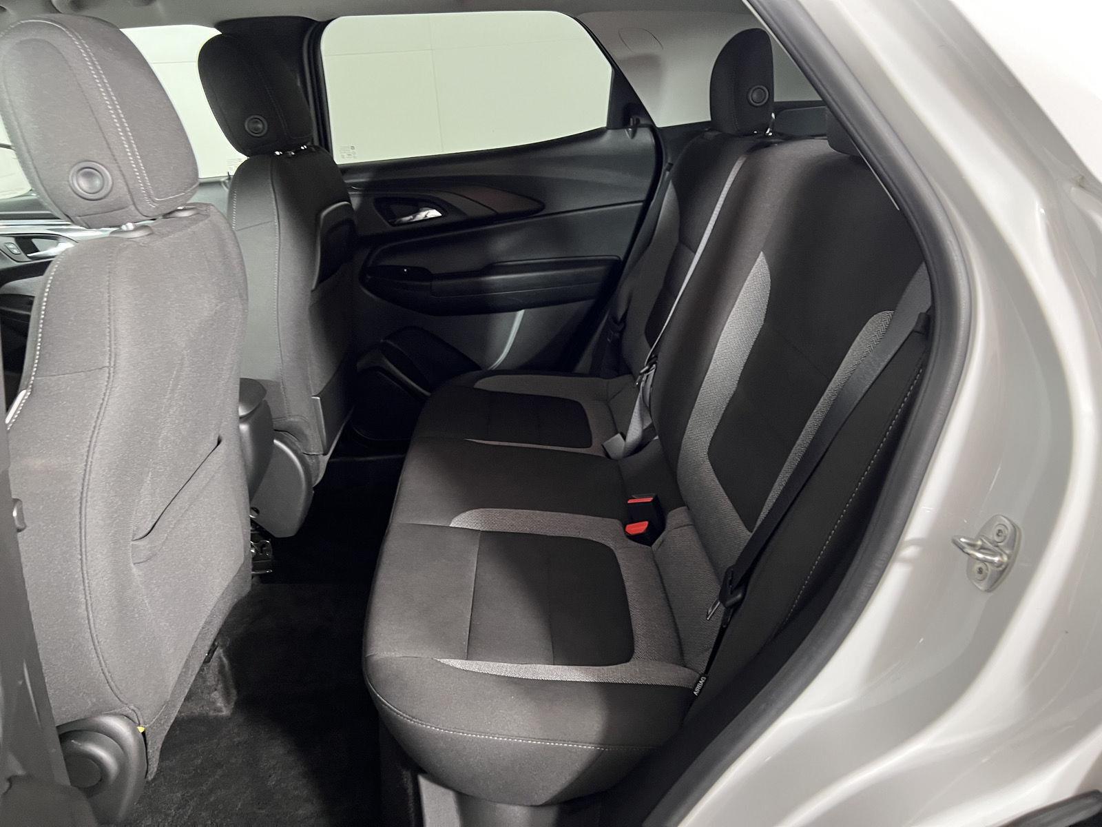 Used 2024 Summit White Chevrolet LT image 24