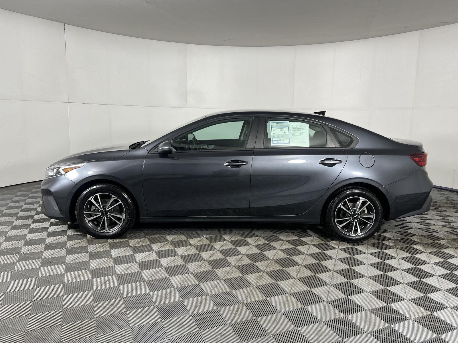 Used 2024 Gravity Gray Kia LXS image 16
