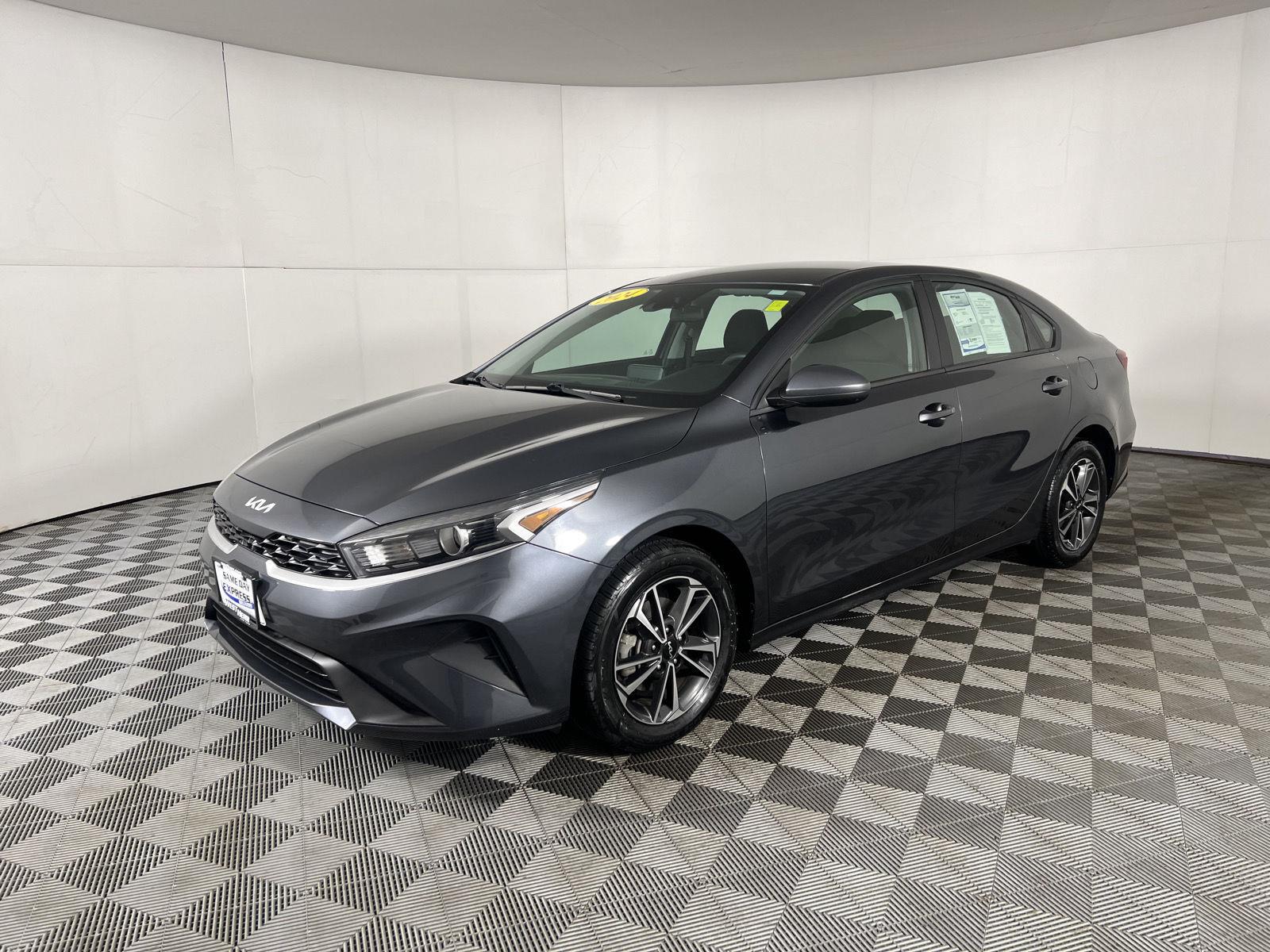 Used 2024 Gravity Gray Kia LXS image 17