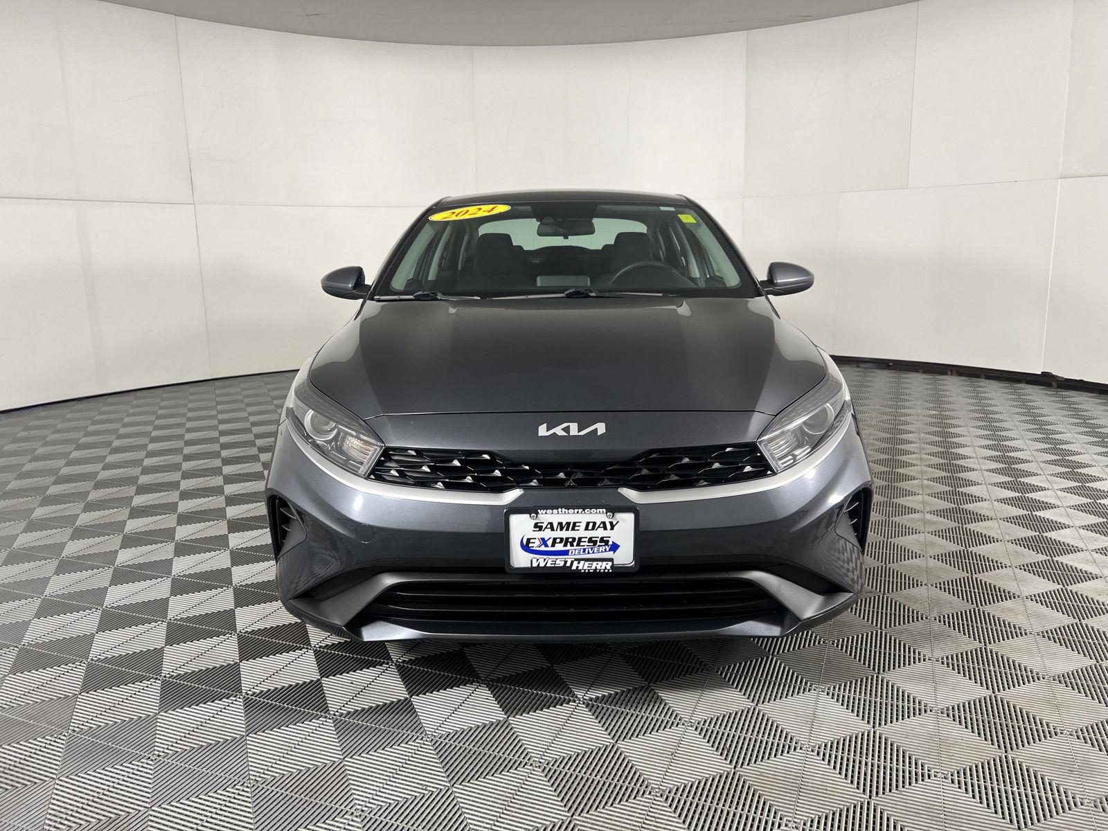 Used 2024 Gravity Gray Kia LXS image 18