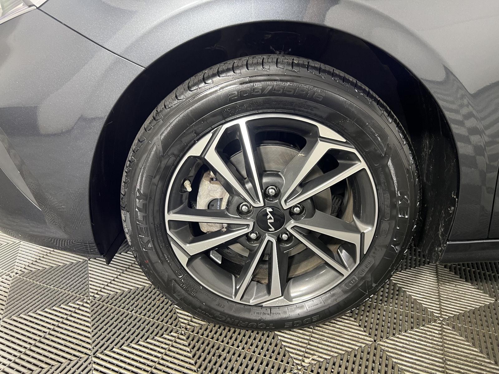 Used 2024 Gravity Gray Kia LXS image 20