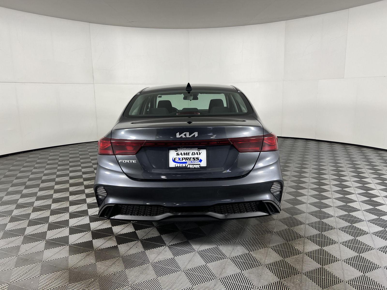 Used 2024 Gravity Gray Kia LXS image 25