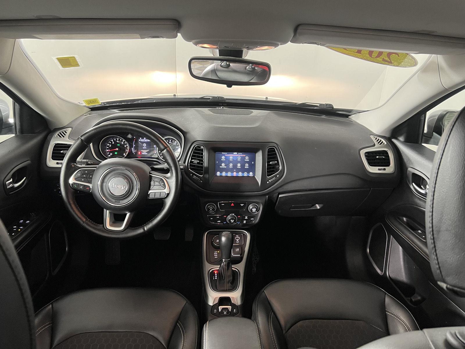 Used 2019 Billet Silver Metallic Clearcoat Jeep Latitude image 2