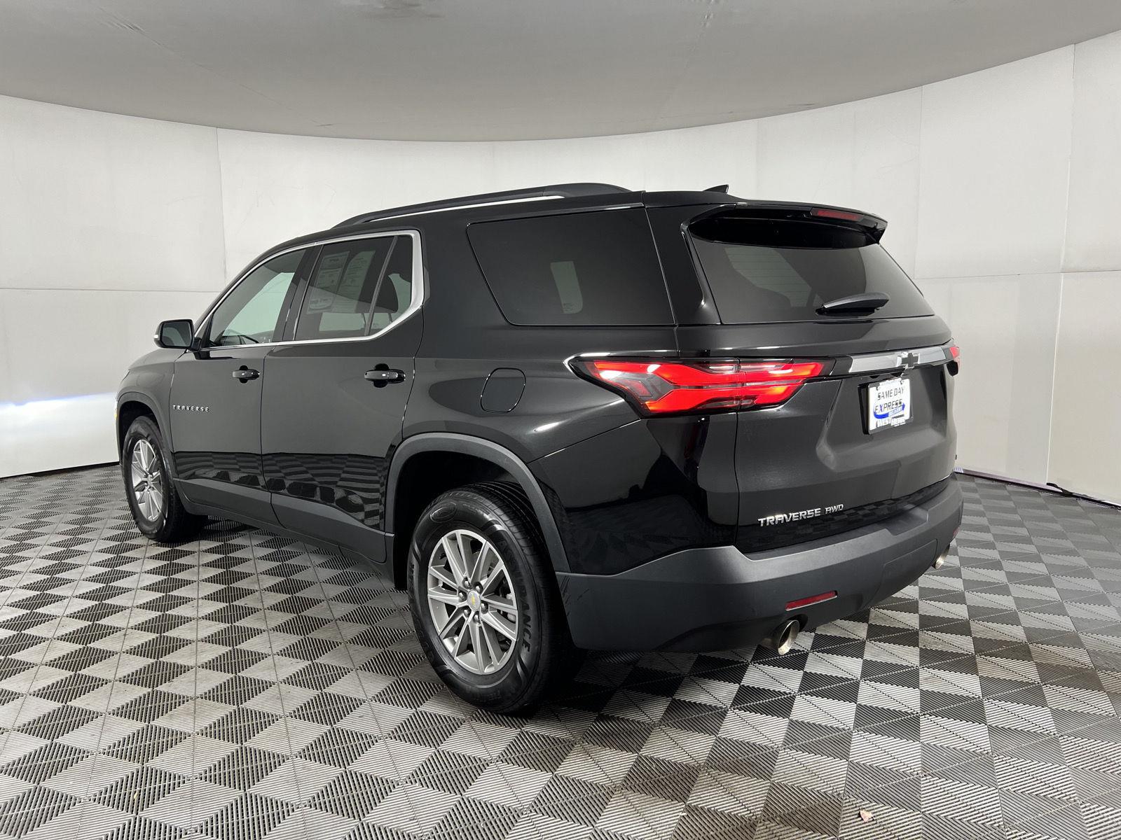 Used 2023 Mosaic Black Metallic Chevrolet LT Cloth image 4