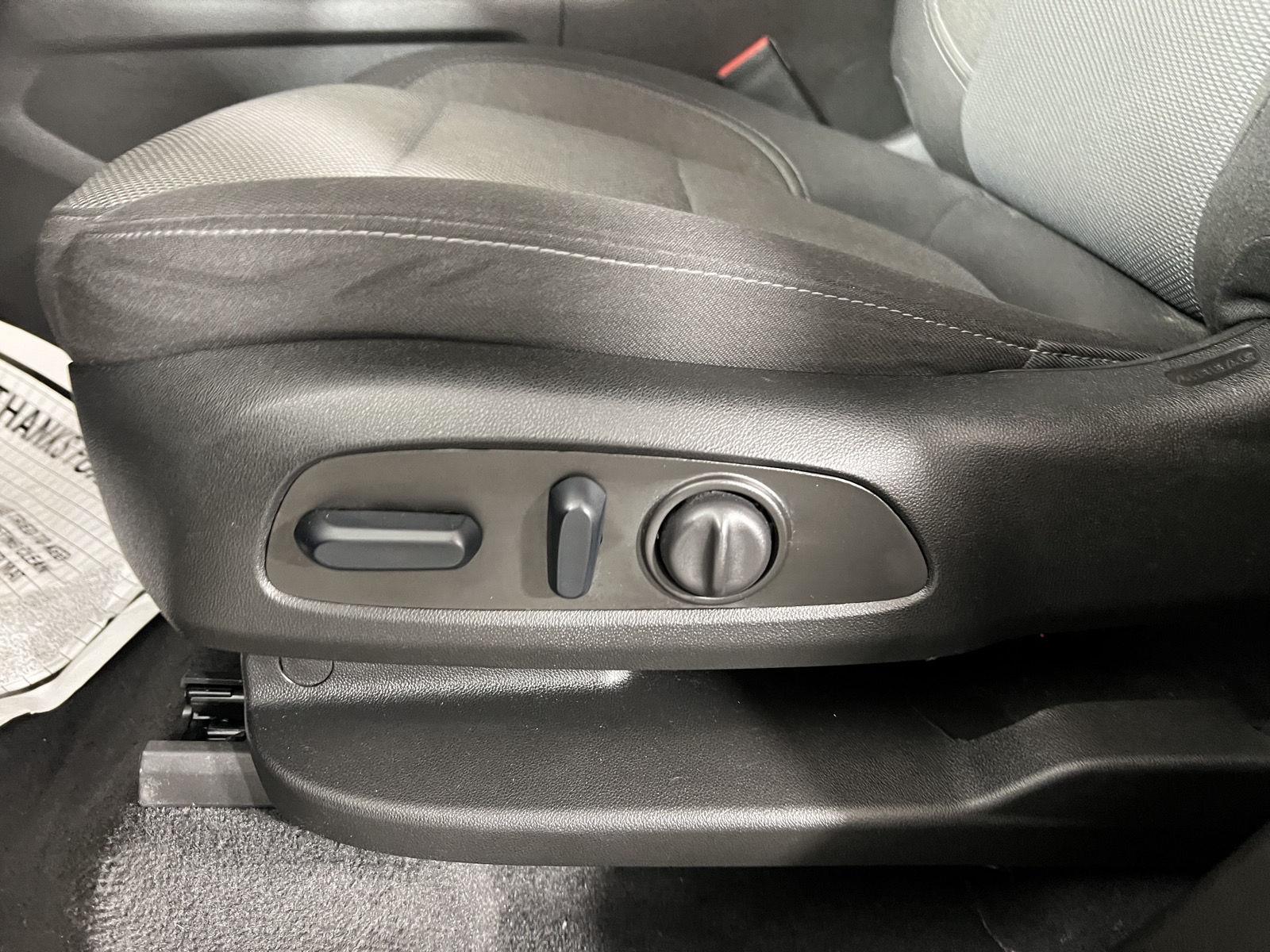 Used 2023 Mosaic Black Metallic Chevrolet LT Cloth image 17