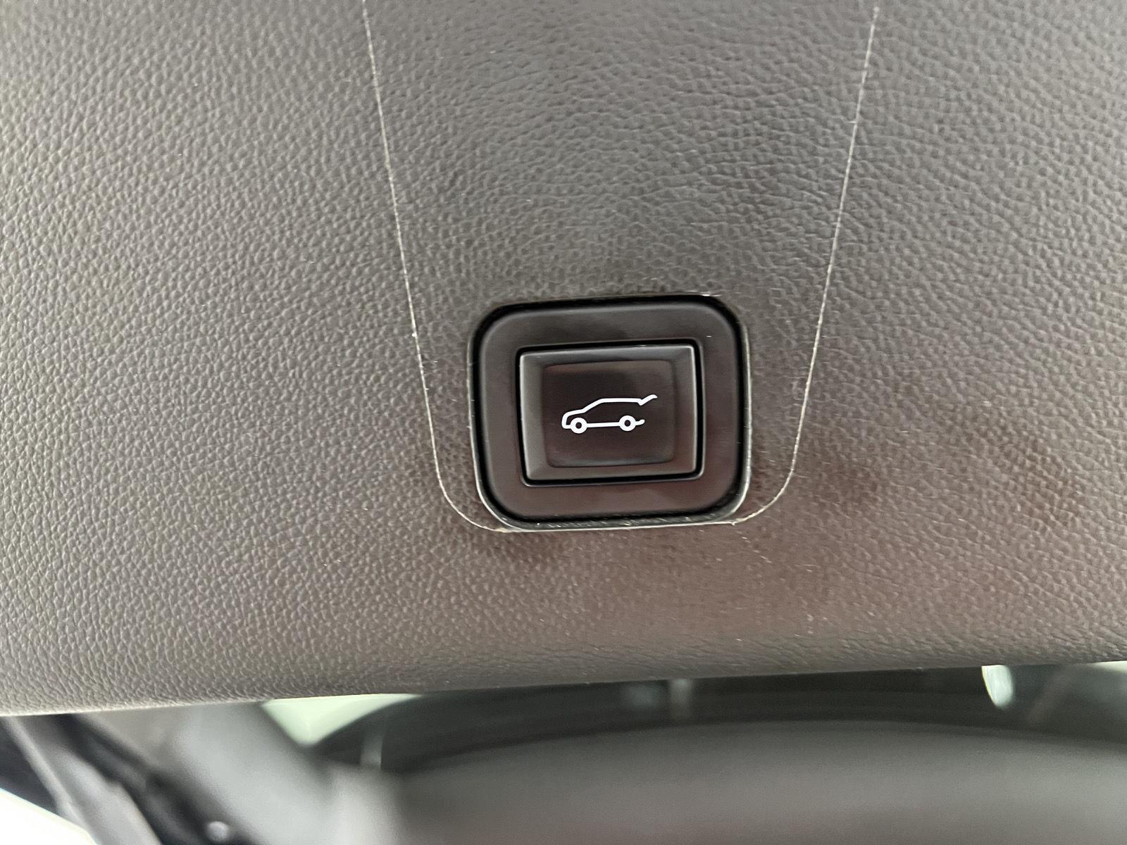 Used 2023 Mosaic Black Metallic Chevrolet LT Cloth image 27