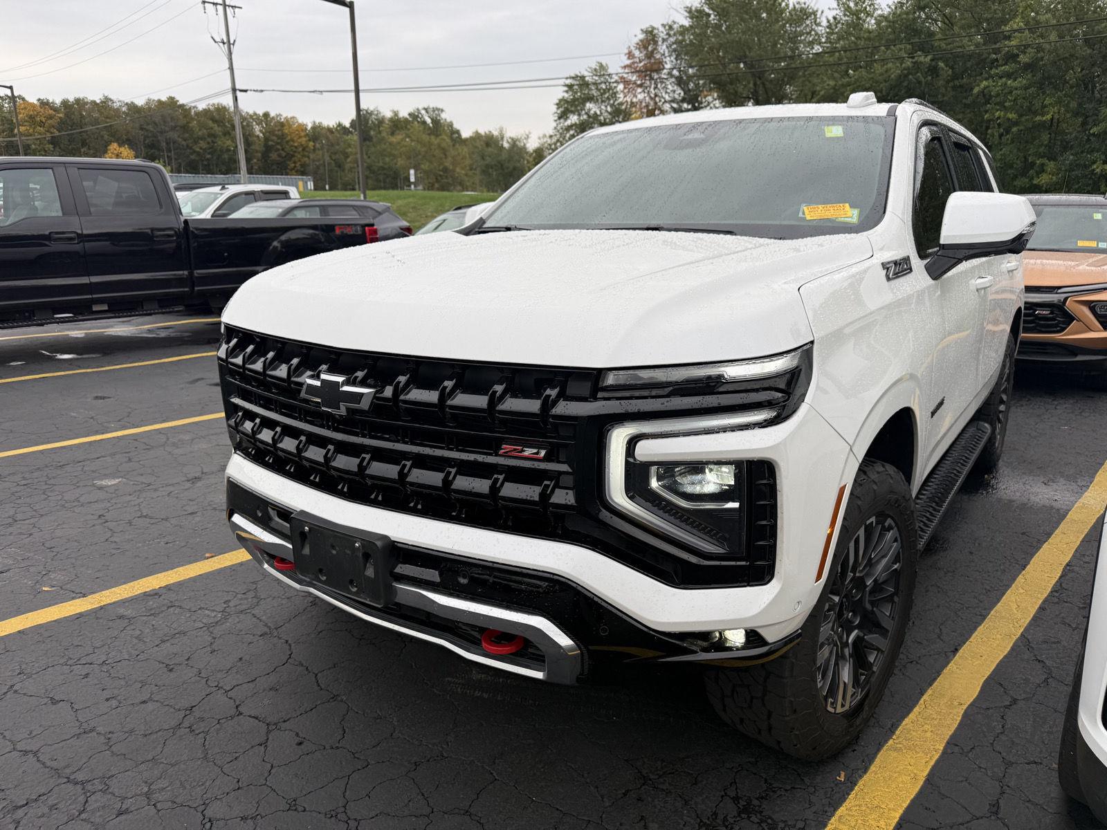 Used 2025 Iridescent Pearl Tricoat Chevrolet Z71 image 2