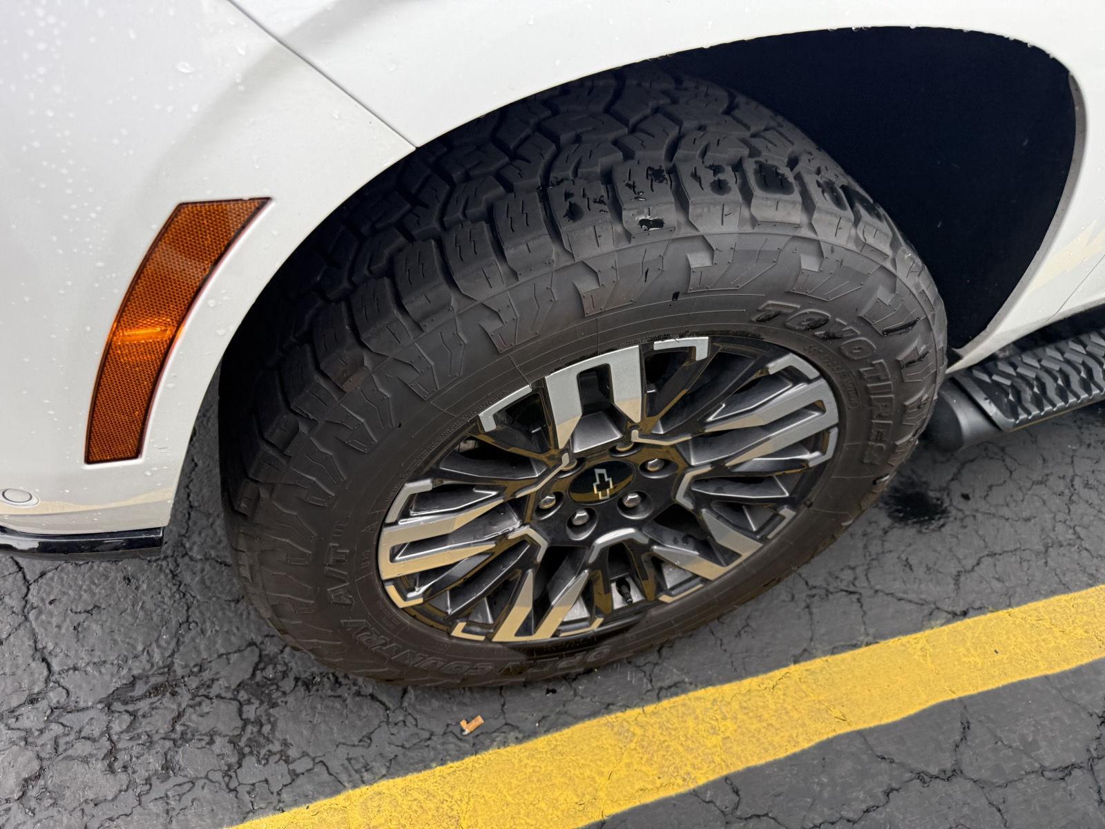 Used 2025 Iridescent Pearl Tricoat Chevrolet Z71 image 3