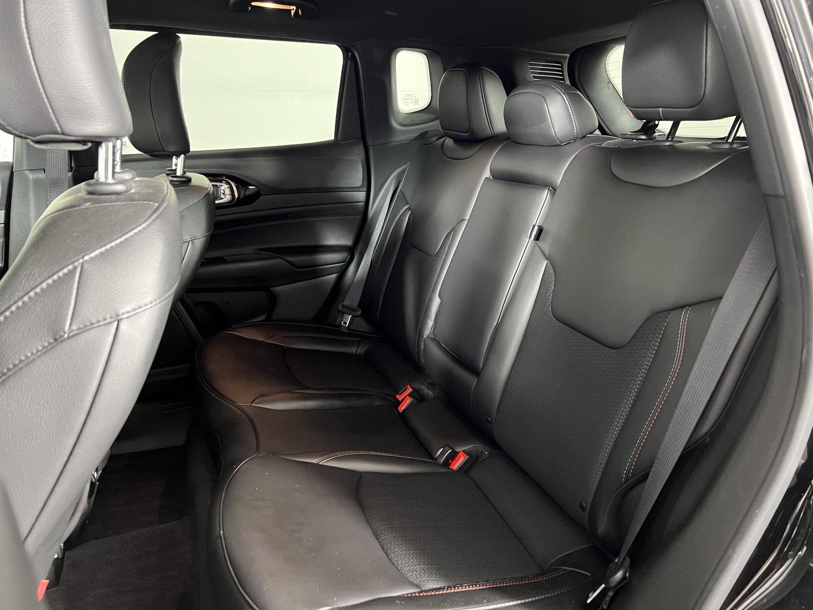Used 2023 Diamond Black Crystal Pearlcoat Jeep Trailhawk image 6
