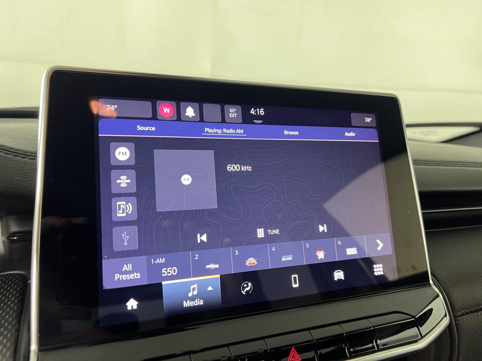 Used 2023 Diamond Black Crystal Pearlcoat Jeep Trailhawk image 10