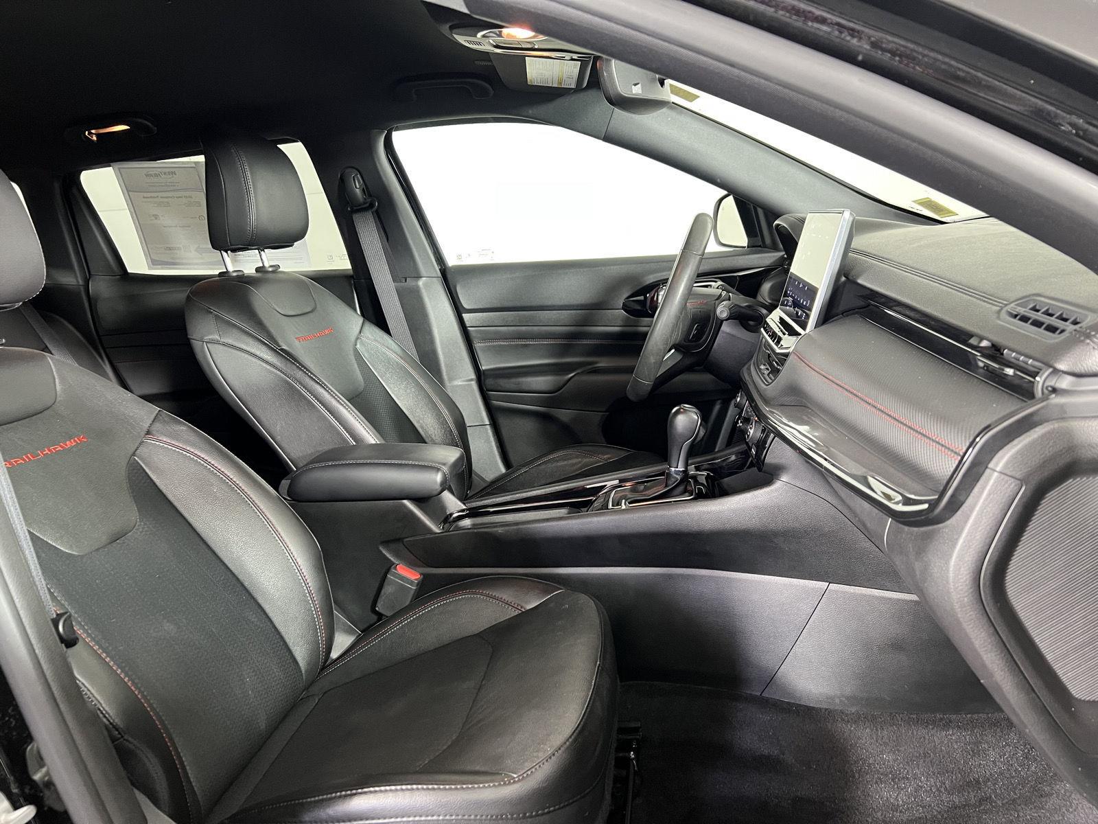 Used 2023 Diamond Black Crystal Pearlcoat Jeep Trailhawk image 20