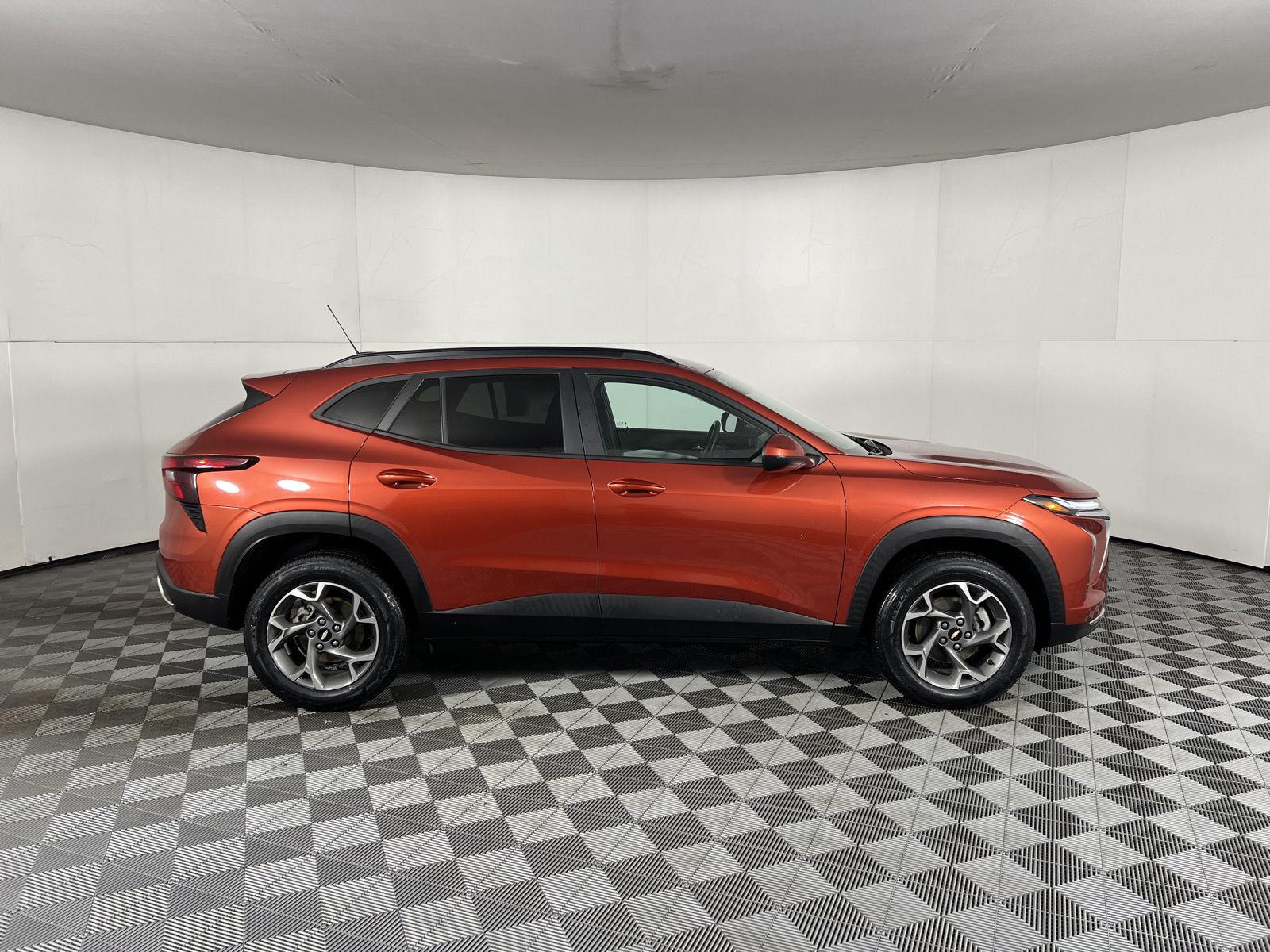 Used 2024 Cayenne Orange Metallic Chevrolet LT image 26