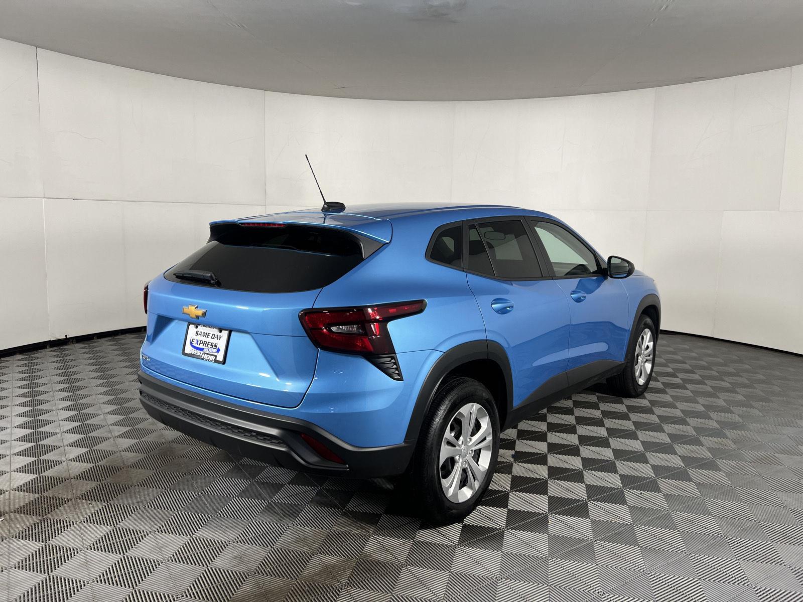 Used 2025 Marina Blue Metallic Chevrolet LS image 6