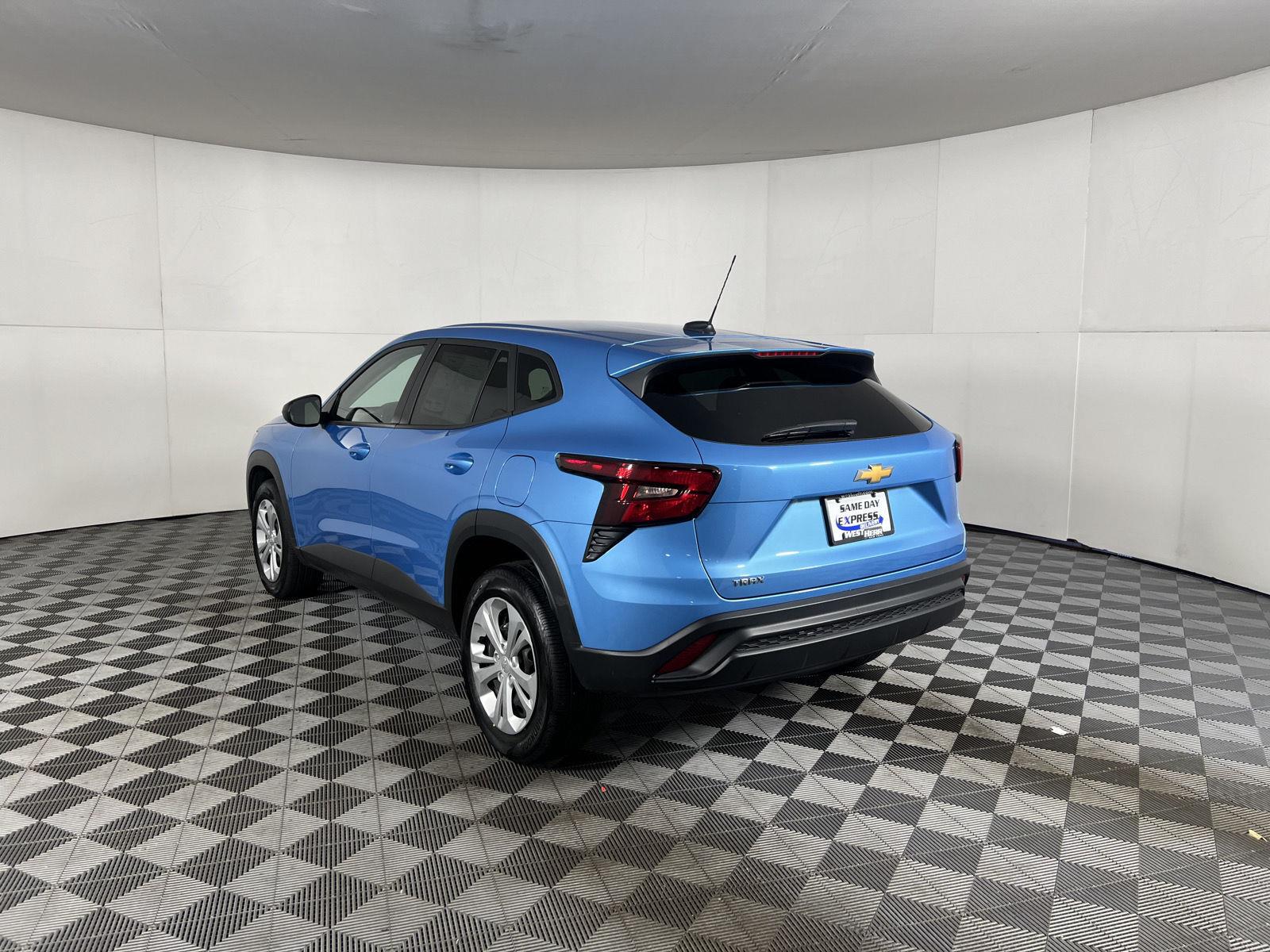 Used 2025 Marina Blue Metallic Chevrolet LS image 21