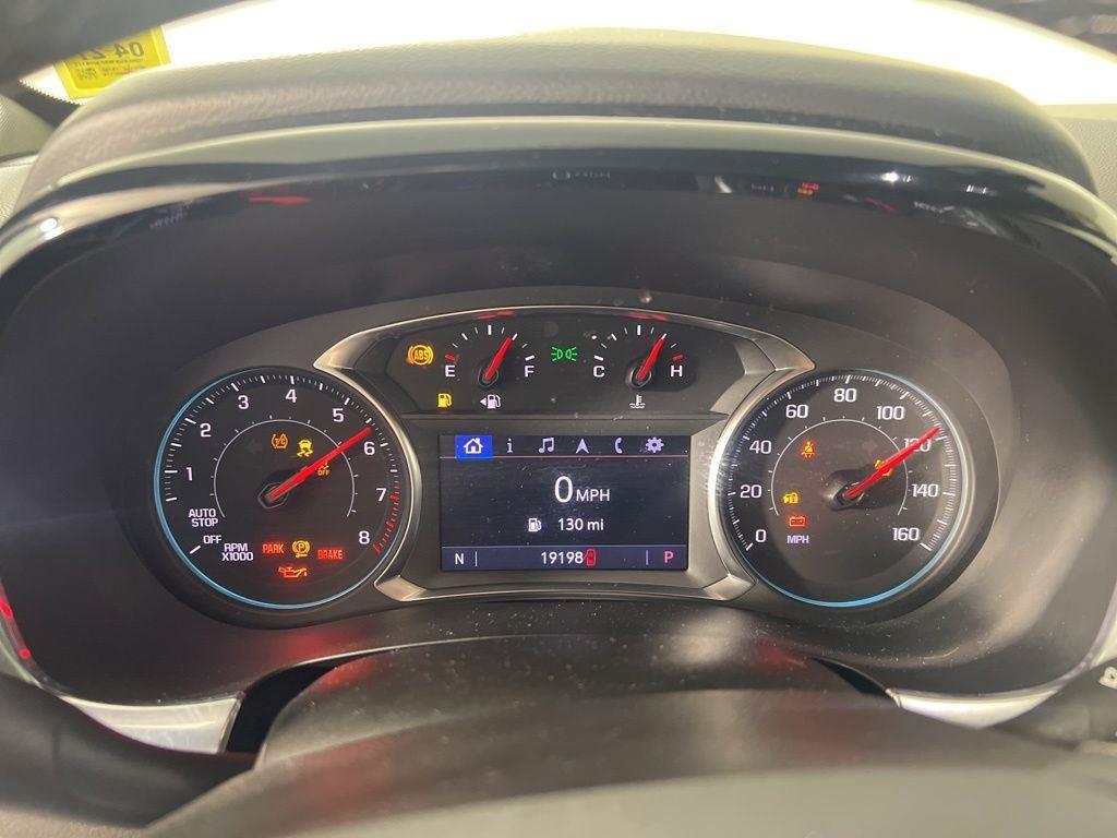 Used 2023 Pearl Chevrolet LT image 17