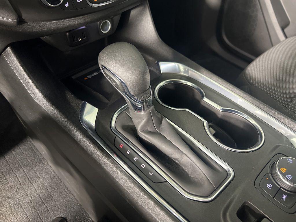 Used 2023 Pearl Chevrolet LT image 21