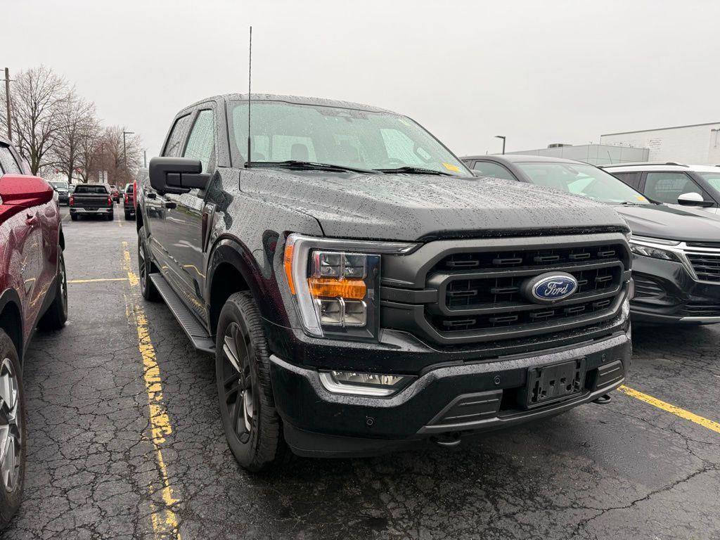 Used 2022 Black Metallic Ford XLT image 3