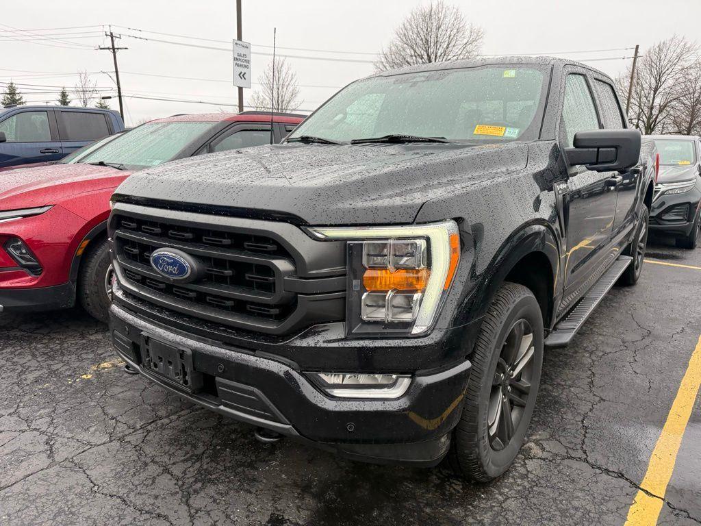 Used 2022 Black Metallic Ford XLT image 5