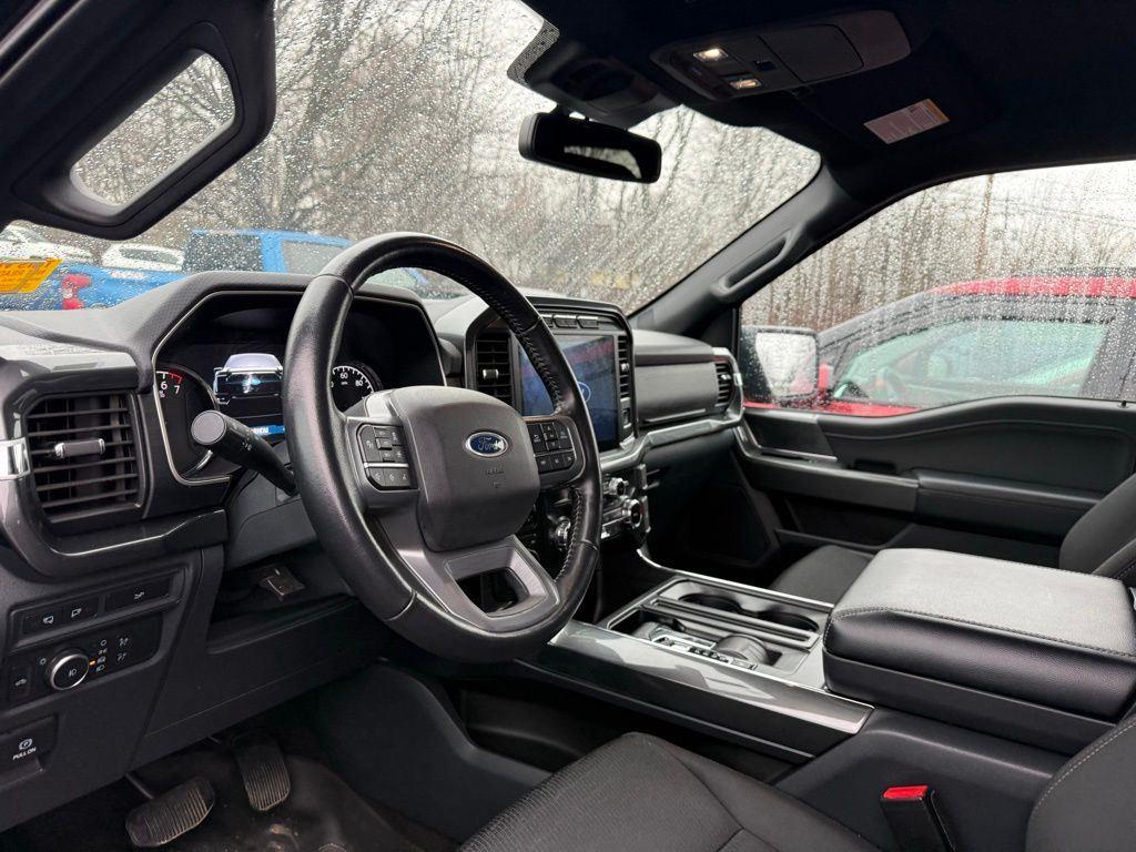 Used 2022 Black Metallic Ford XLT image 8