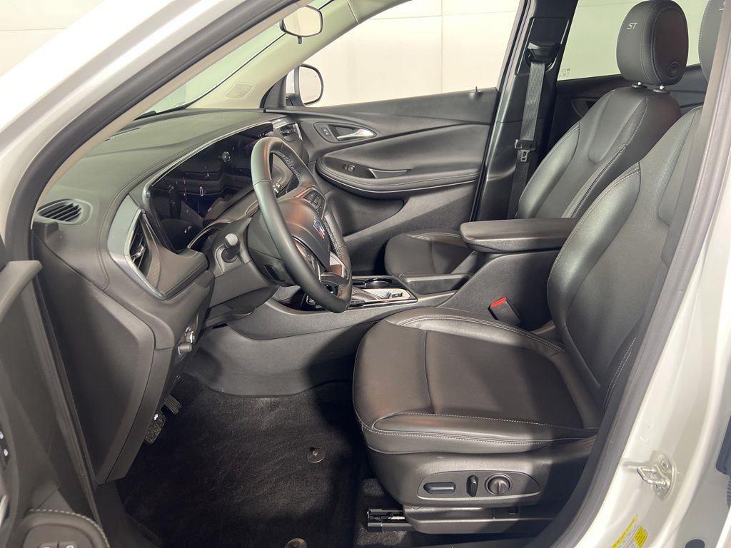 Used 2024 Summit White Buick Sport Touring image 6