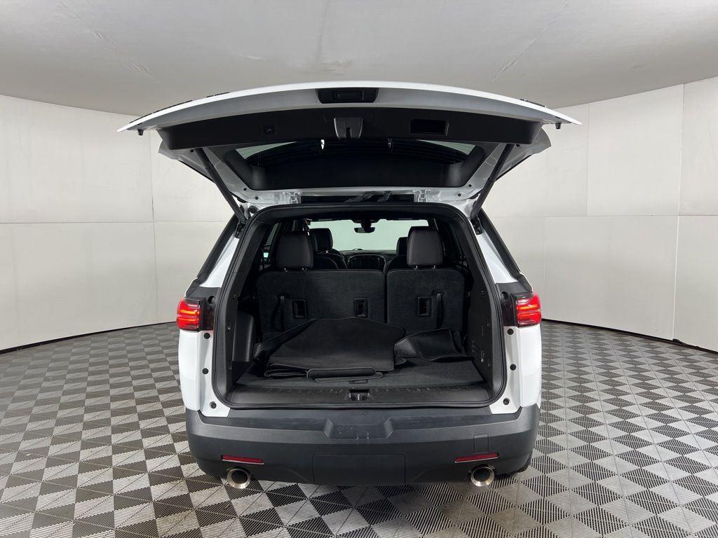 Used 2023 Summit White Chevrolet RS image 9