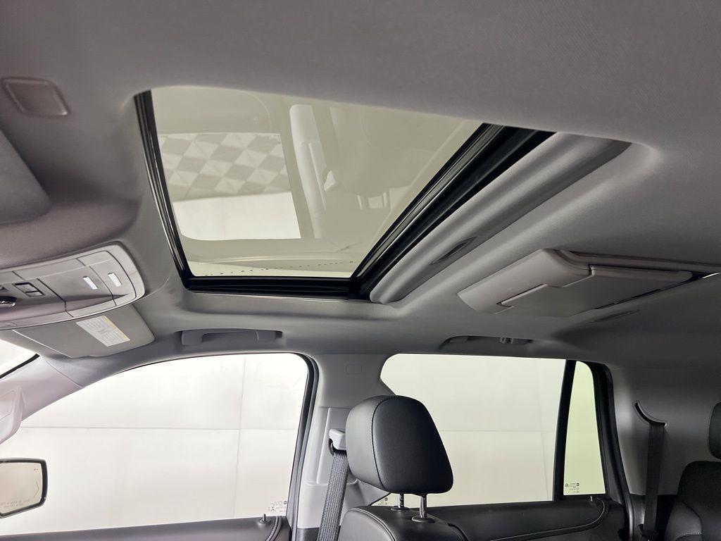Used 2020 Black Chevrolet Premier image 5