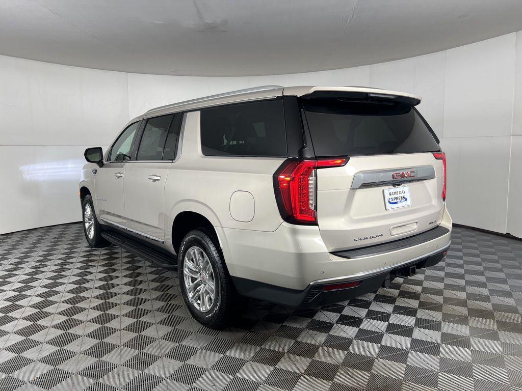Used 2023 Pearl Beige Metallic GMC SLT image 7