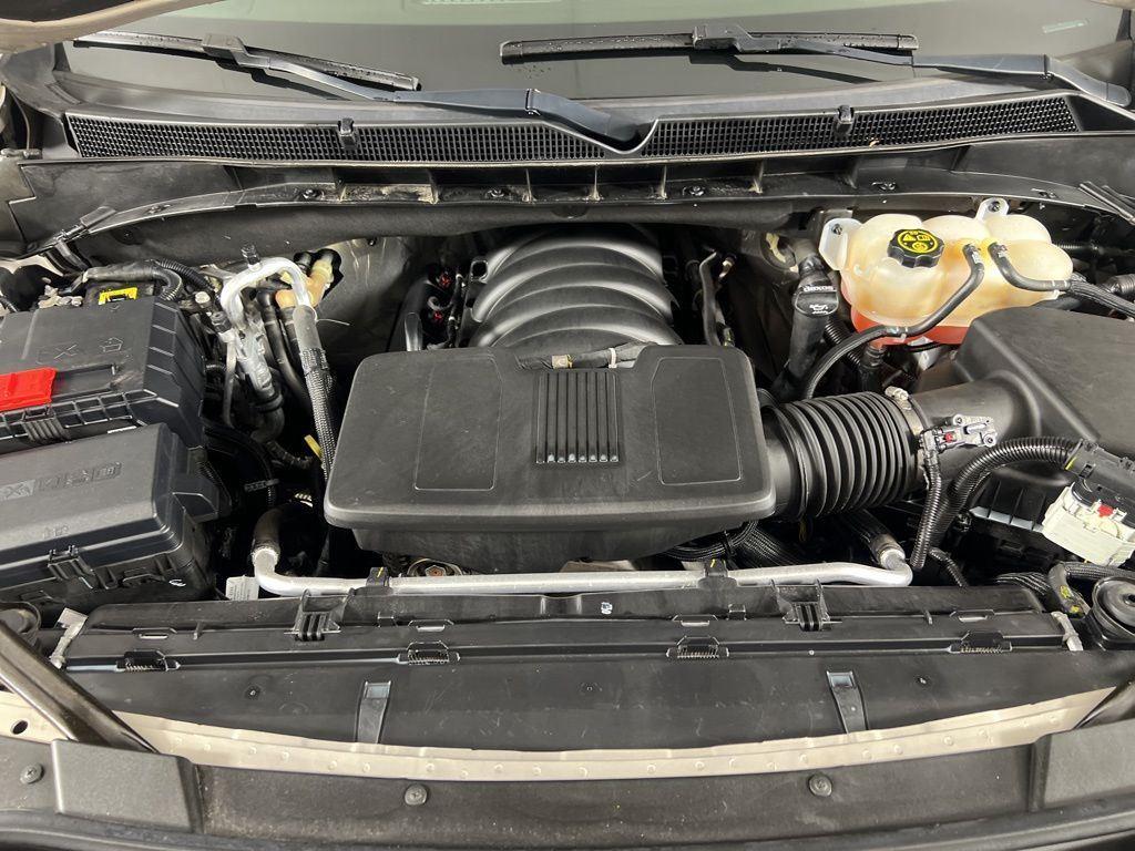 Used 2023 Pearl Beige Metallic GMC SLT image 15