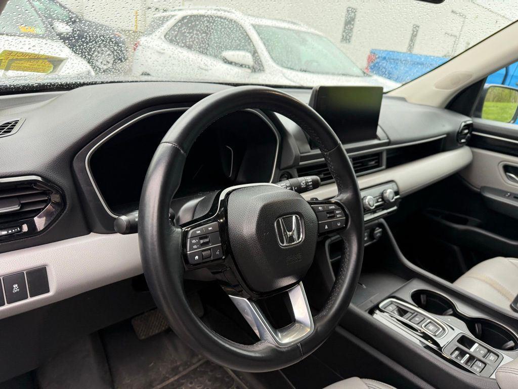 Used 2024 Obsidian Blue Pearl Honda EX-L image 5