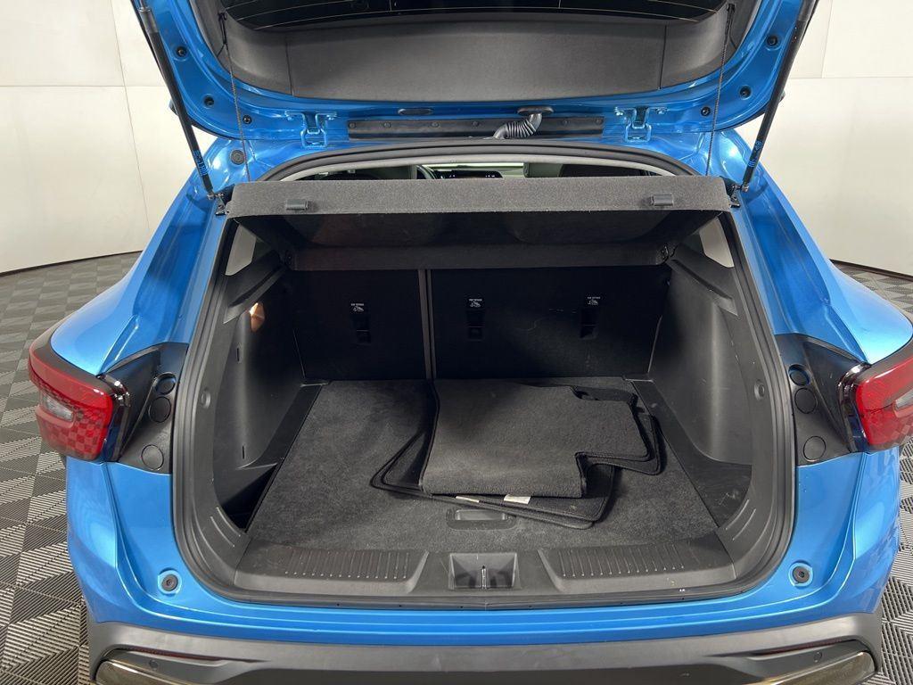 Used 2025 Marina Blue Chevrolet ACTIV image 9