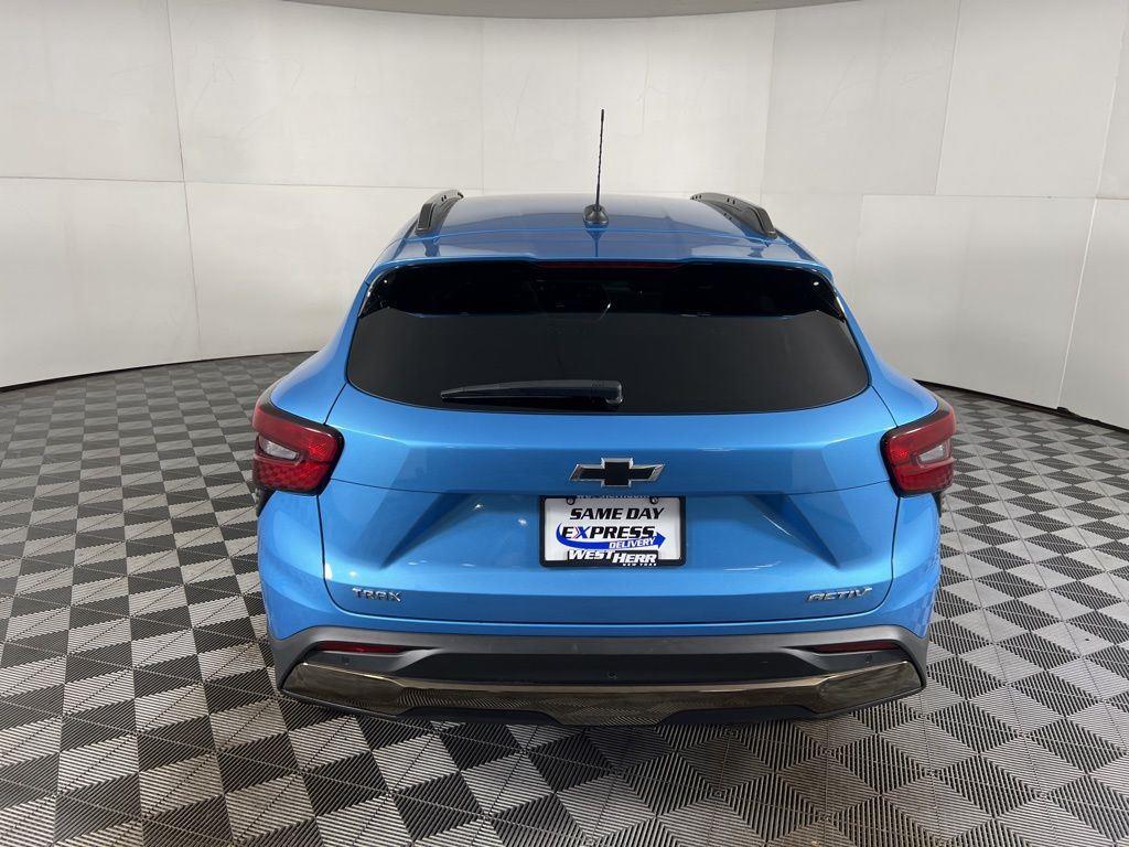 Used 2025 Marina Blue Chevrolet ACTIV image 16