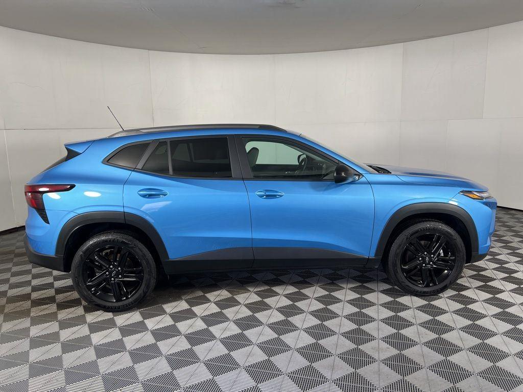 Used 2025 Marina Blue Chevrolet ACTIV image 18