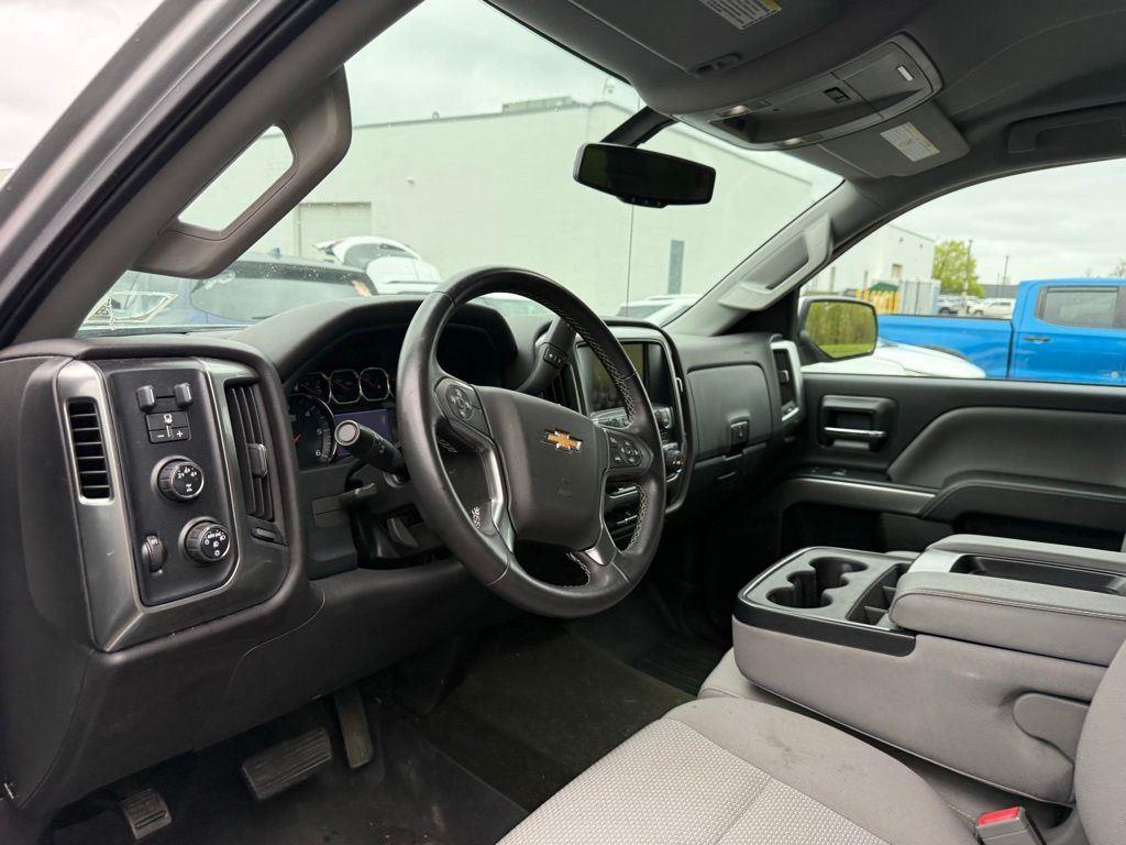Used 2016 Silver Ice Metallic Chevrolet LT image 6